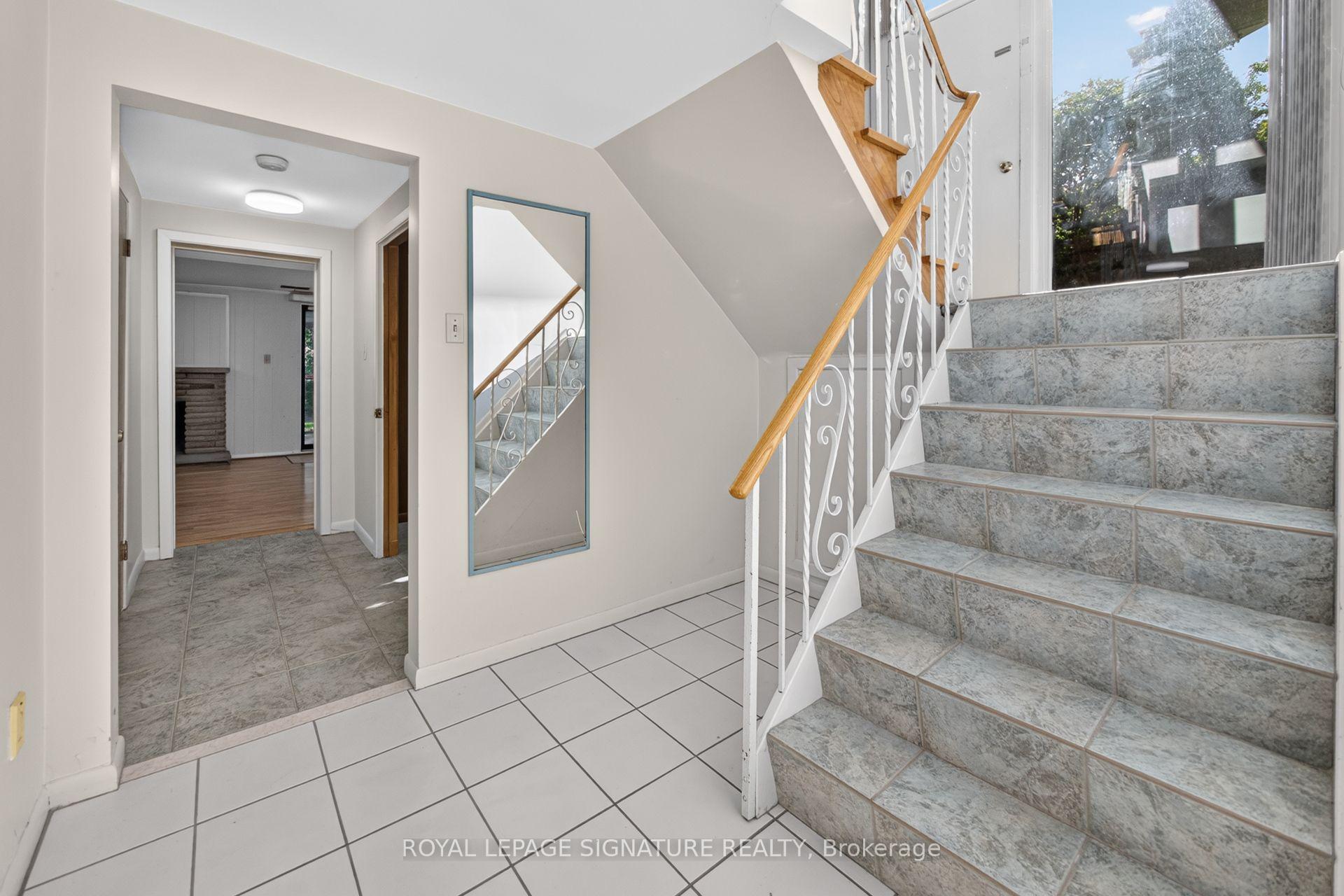 Photo 21 of 61 Comay Road, North York, Brookhaven-Amesbury — HOMEH