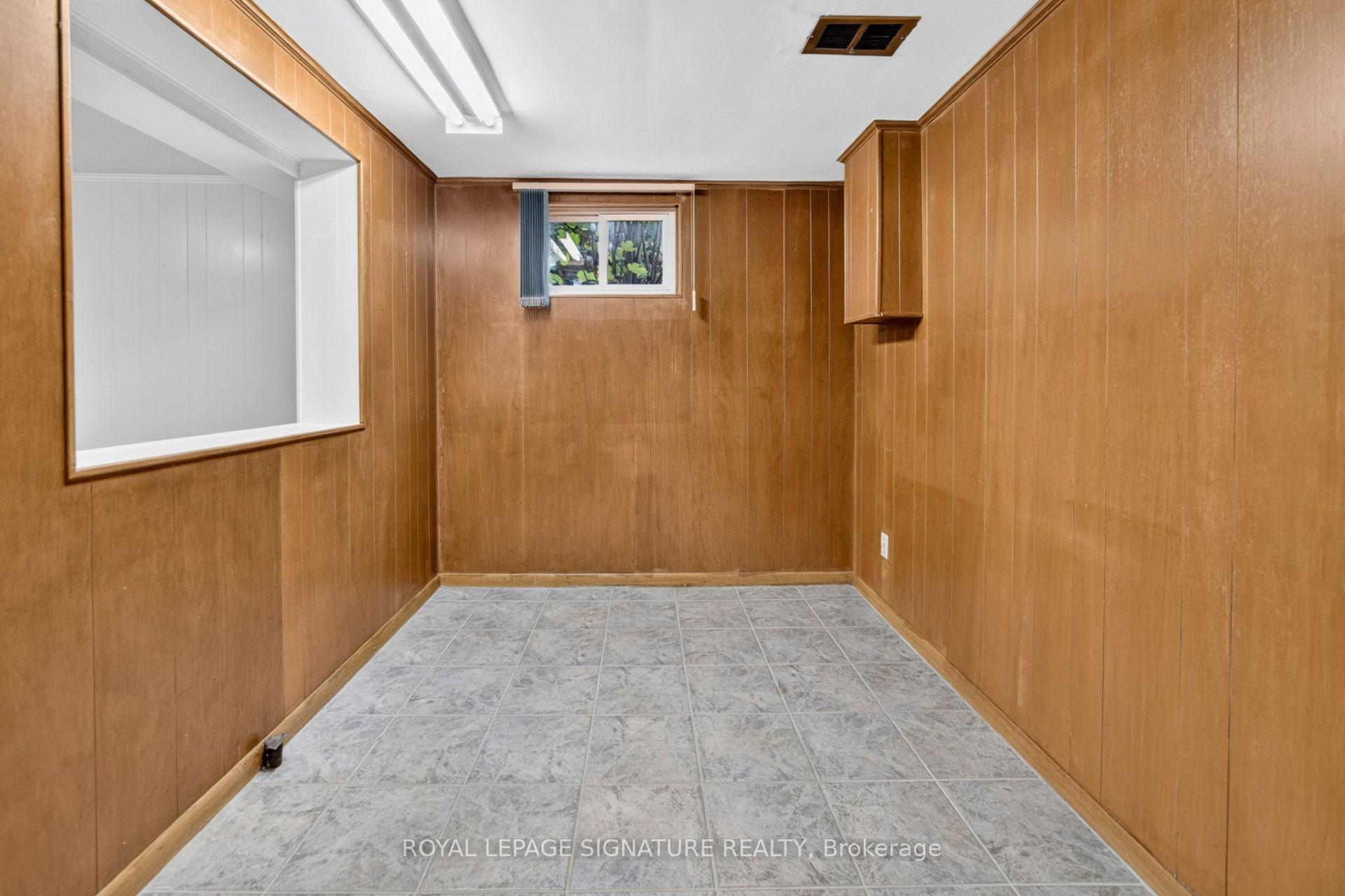 Photo 23 of 61 Comay Road, North York, Brookhaven-Amesbury — HOMEH