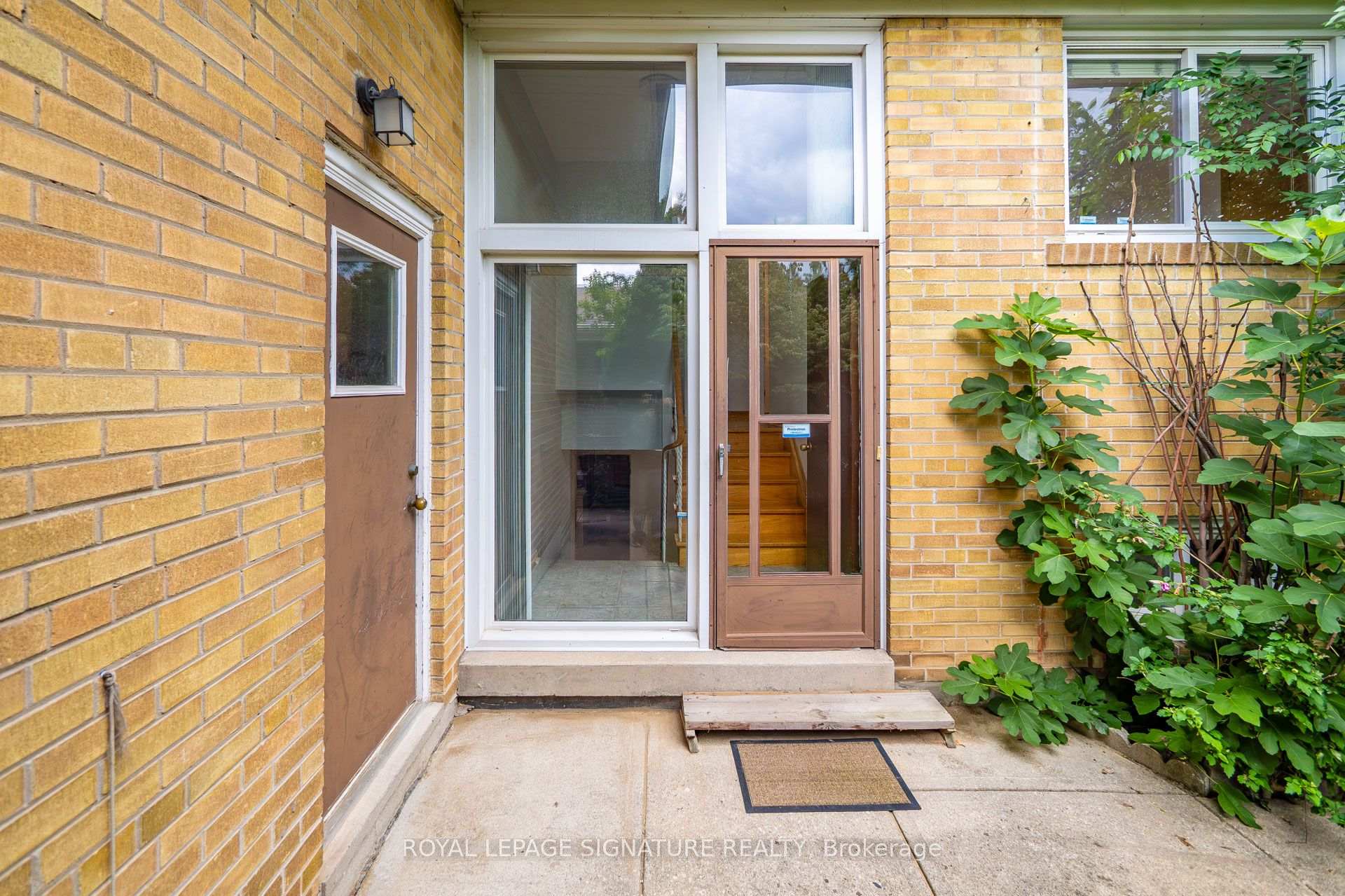 Photo 27 of 61 Comay Road, North York, Brookhaven-Amesbury — HOMEH