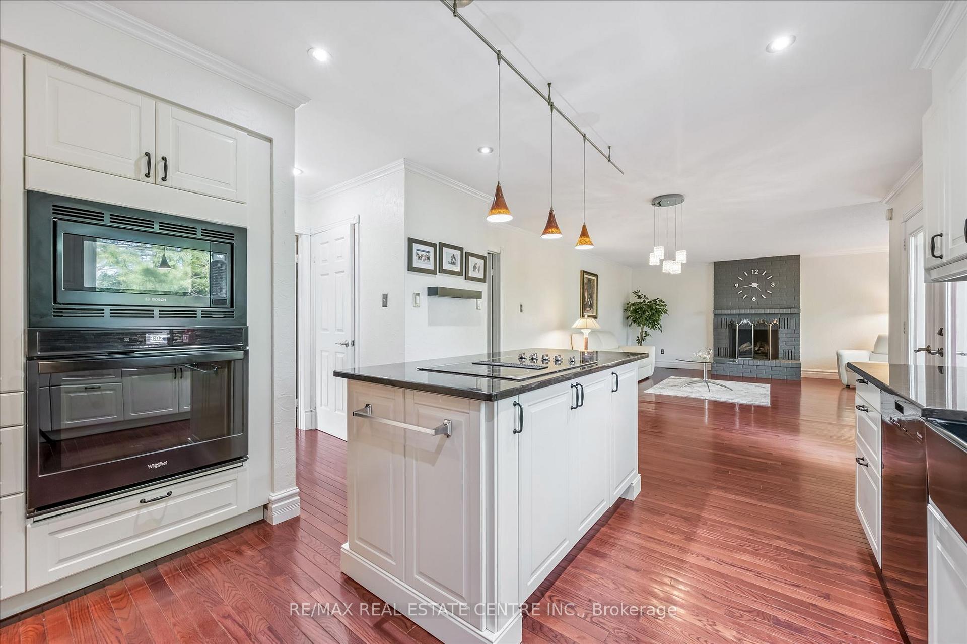 Photo 8 of 21 Tinatawa Court, Kitchener, Centreville Chicopee — HOMEH