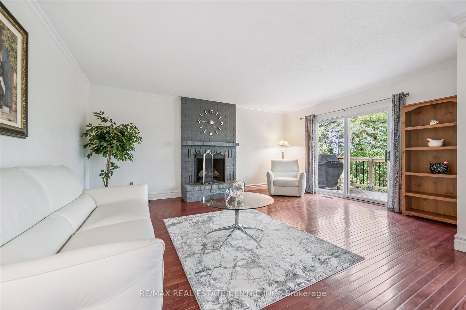 Photo 10 of 21 Tinatawa Court, Kitchener, Centreville Chicopee — HOMEH