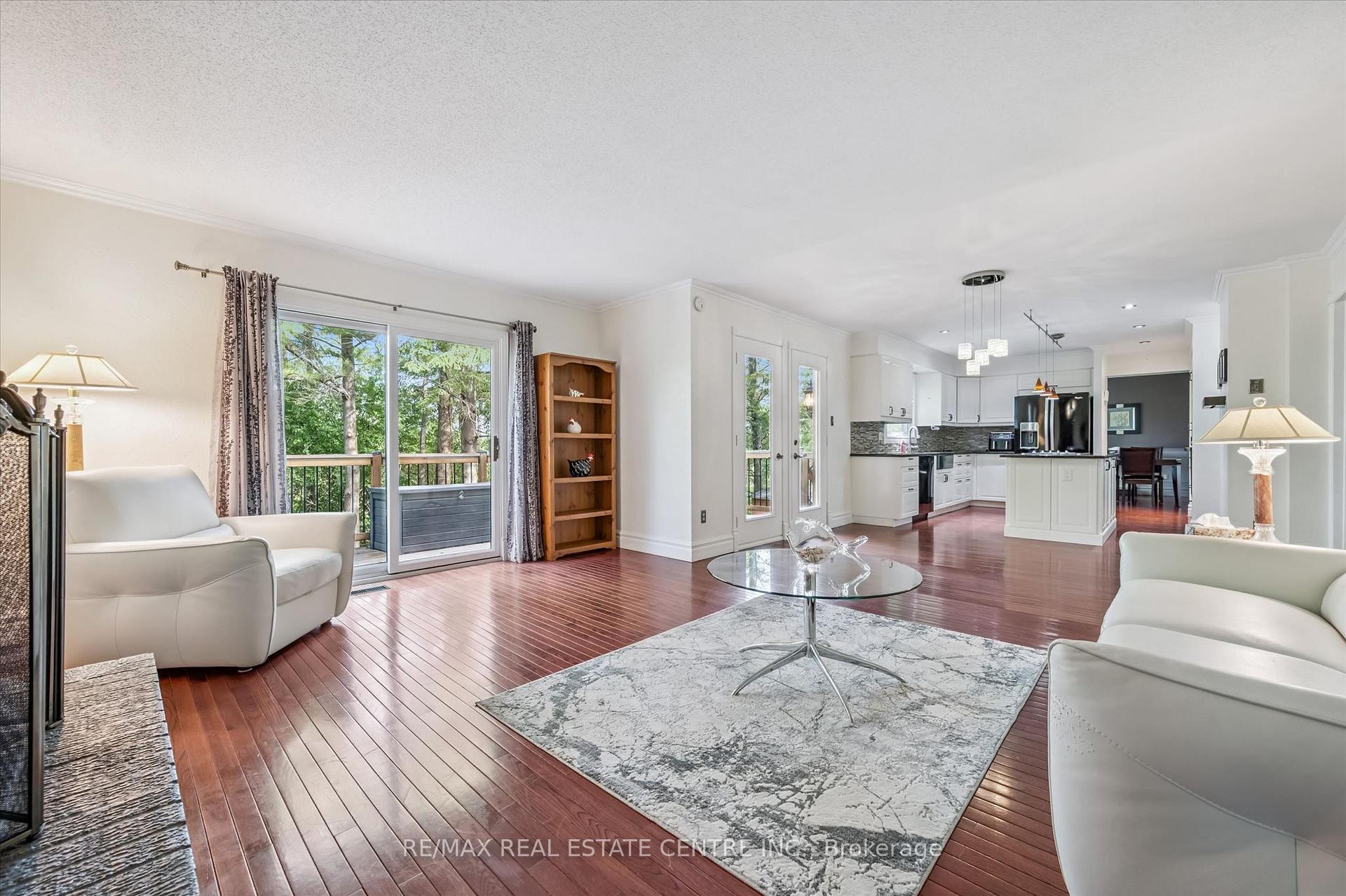 Photo 11 of 21 Tinatawa Court, Kitchener, Centreville Chicopee — HOMEH