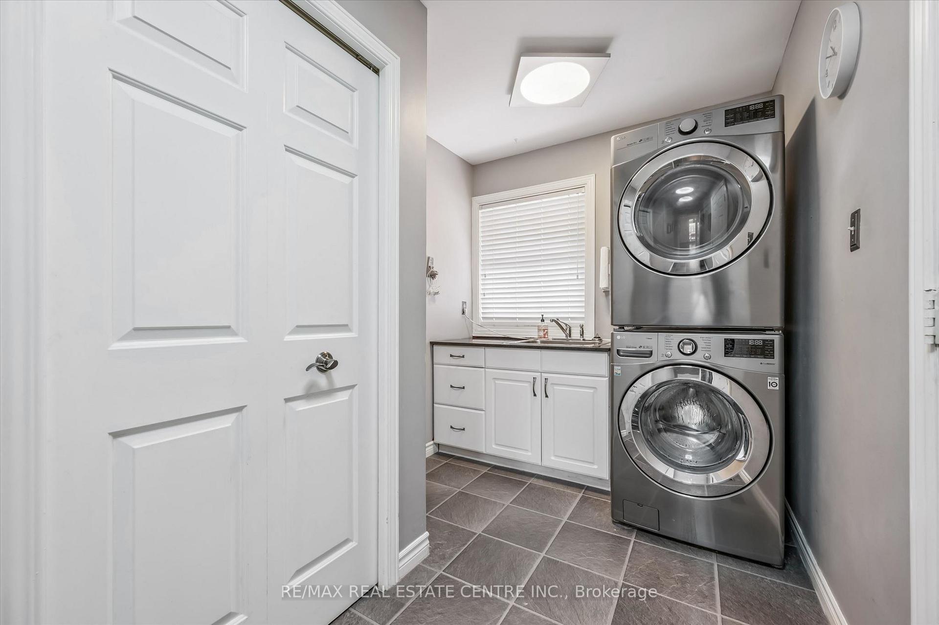 Photo 12 of 21 Tinatawa Court, Kitchener, Centreville Chicopee — HOMEH