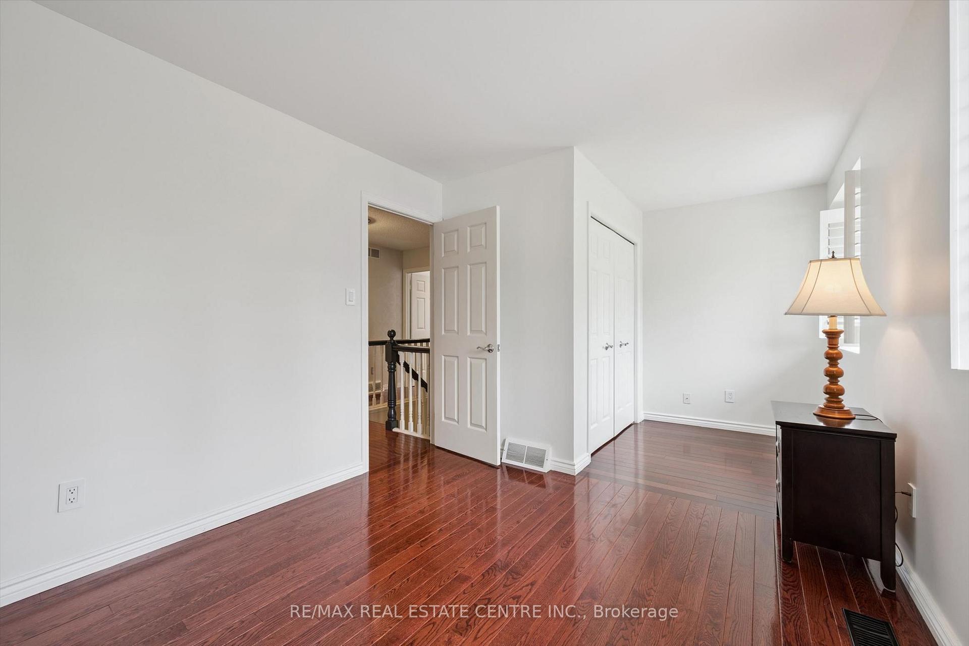 Photo 15 of 21 Tinatawa Court, Kitchener, Centreville Chicopee — HOMEH