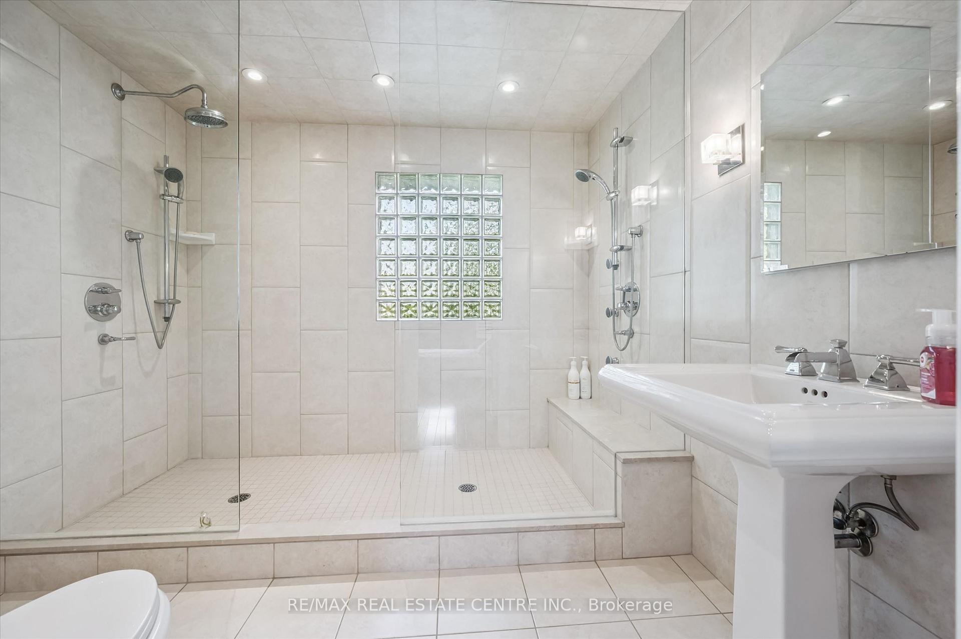Photo 23 of 21 Tinatawa Court, Kitchener, Centreville Chicopee — HOMEH