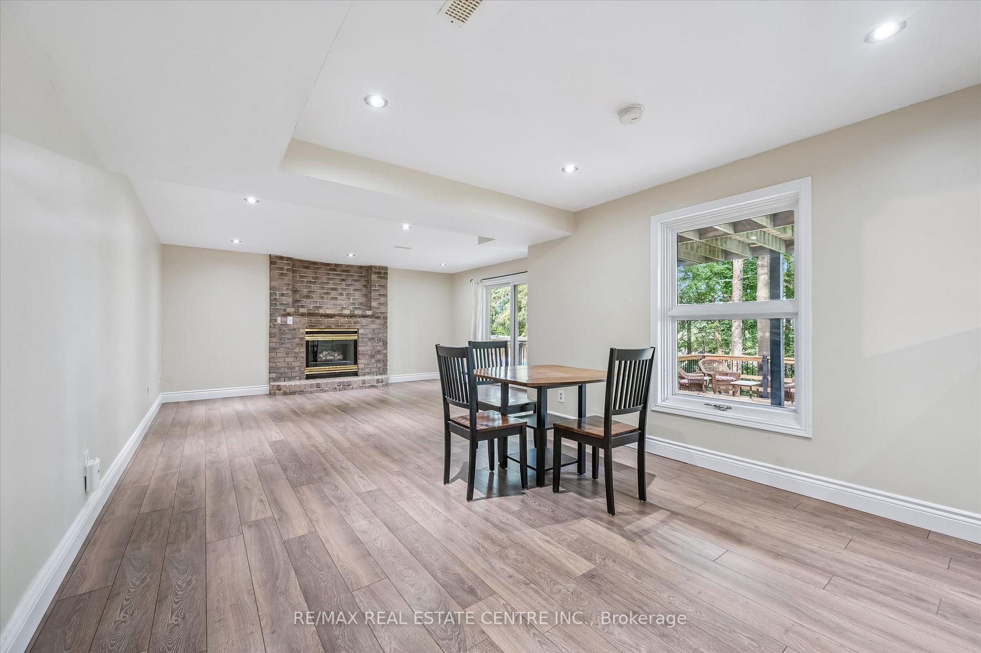 Photo 24 of 21 Tinatawa Court, Kitchener, Centreville Chicopee — HOMEH