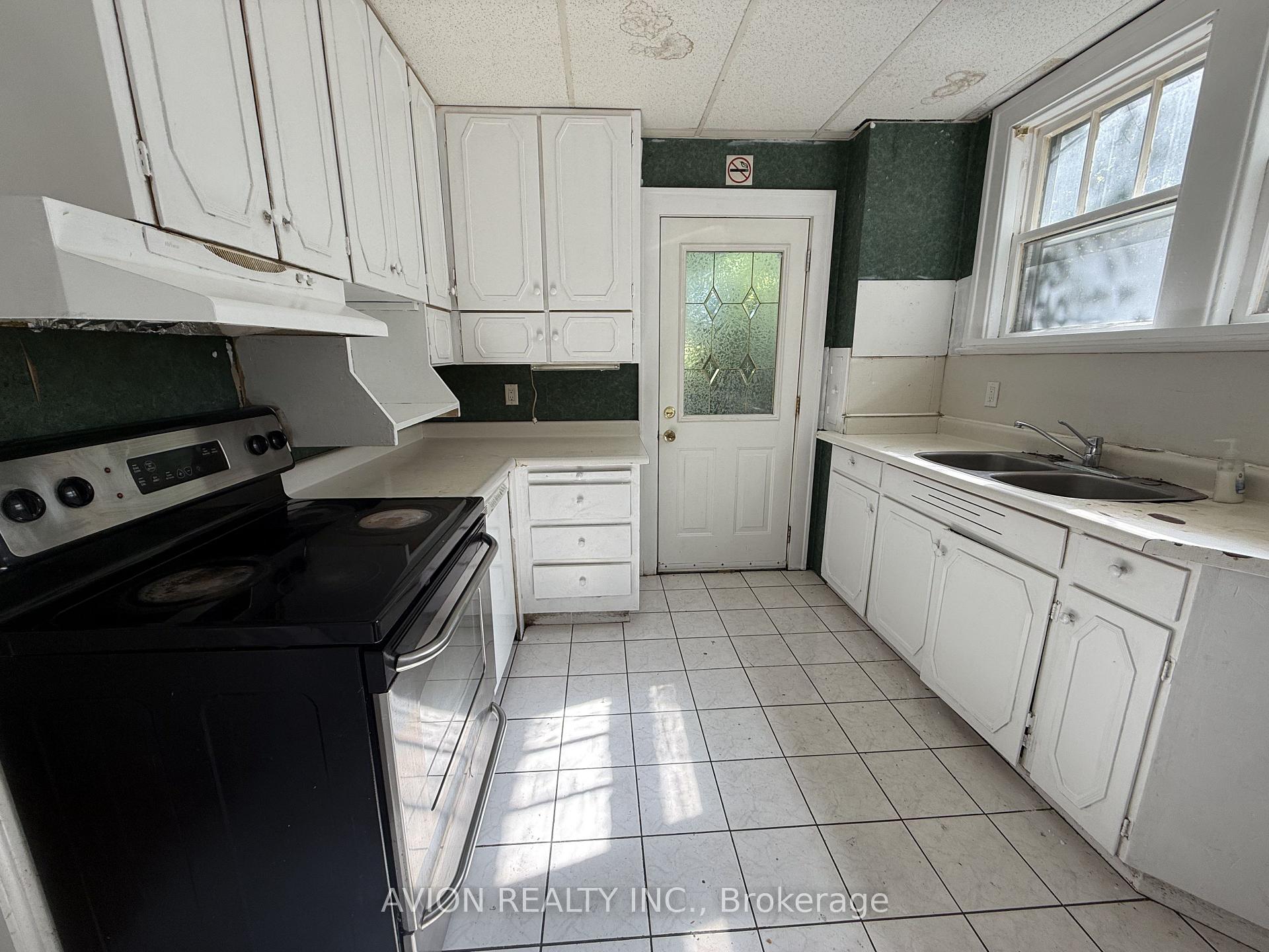 Photo 6 of 412 Partington Avenue, Windsor — HOMEH