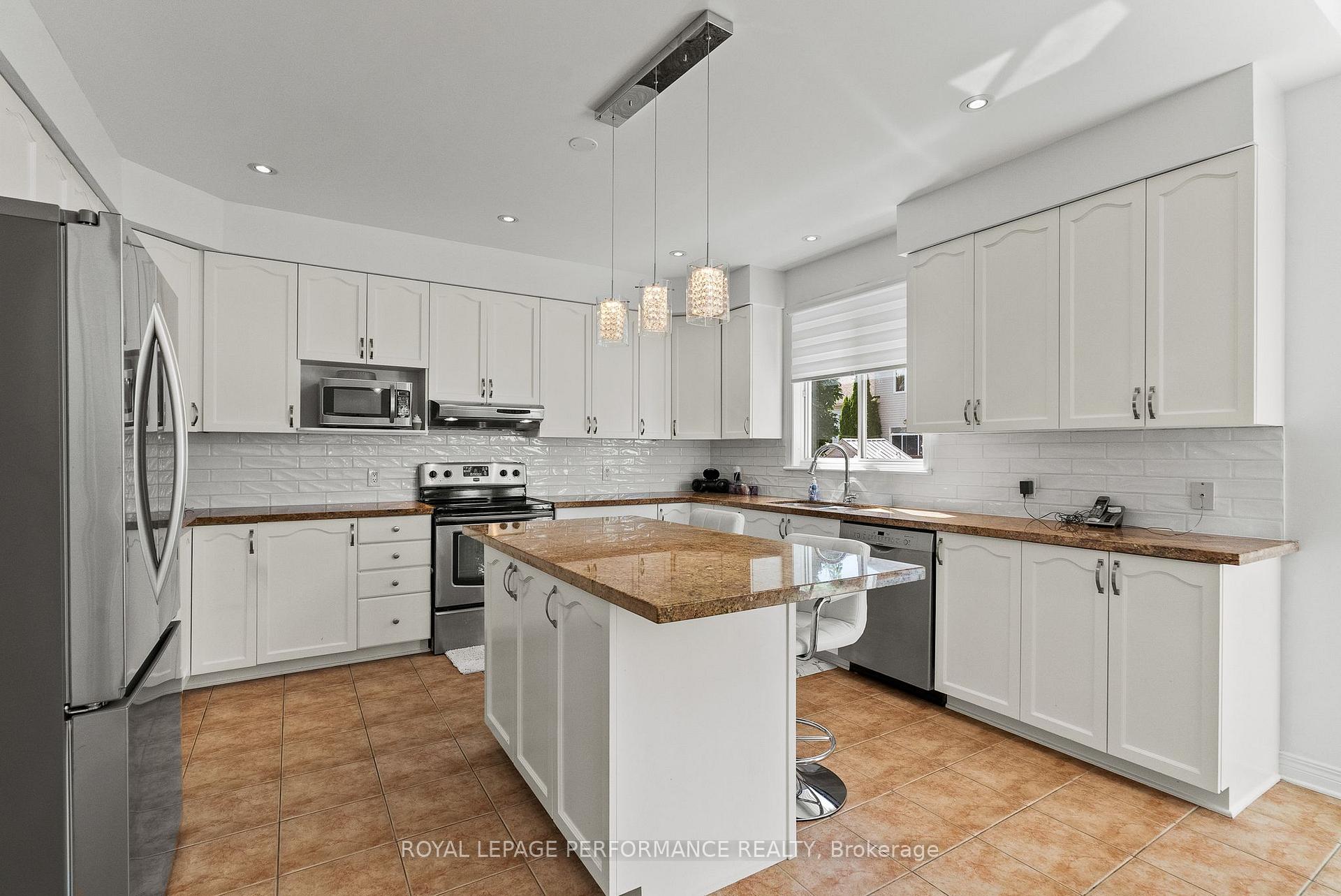 Photo 10 of 2180 Brianna Way, Ottawa, Notting Hill/Summerside — HOMEH
