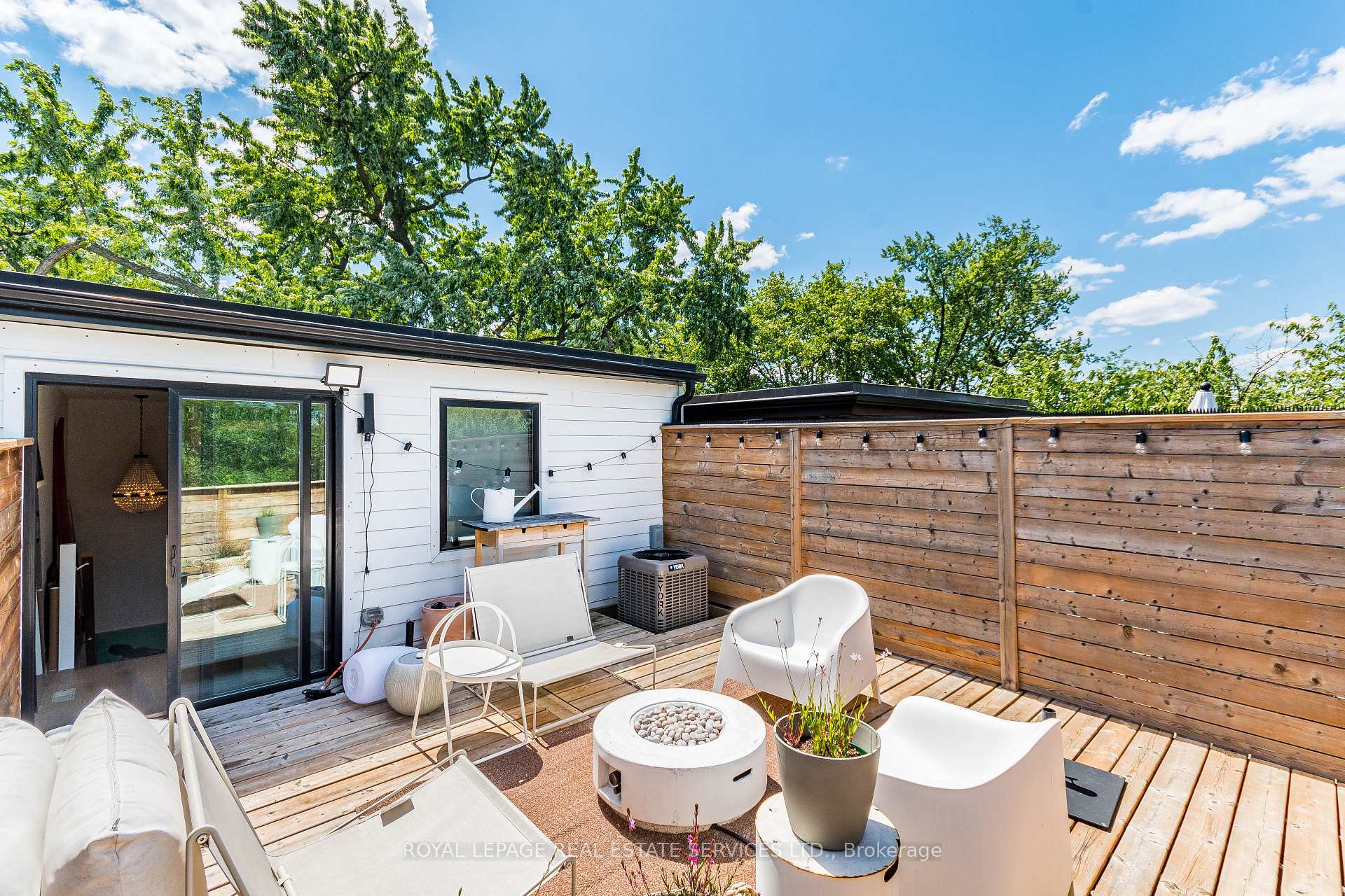 Photo 8 of 238 Garden Avenue, Toronto, High Park-Swansea — HOMEH