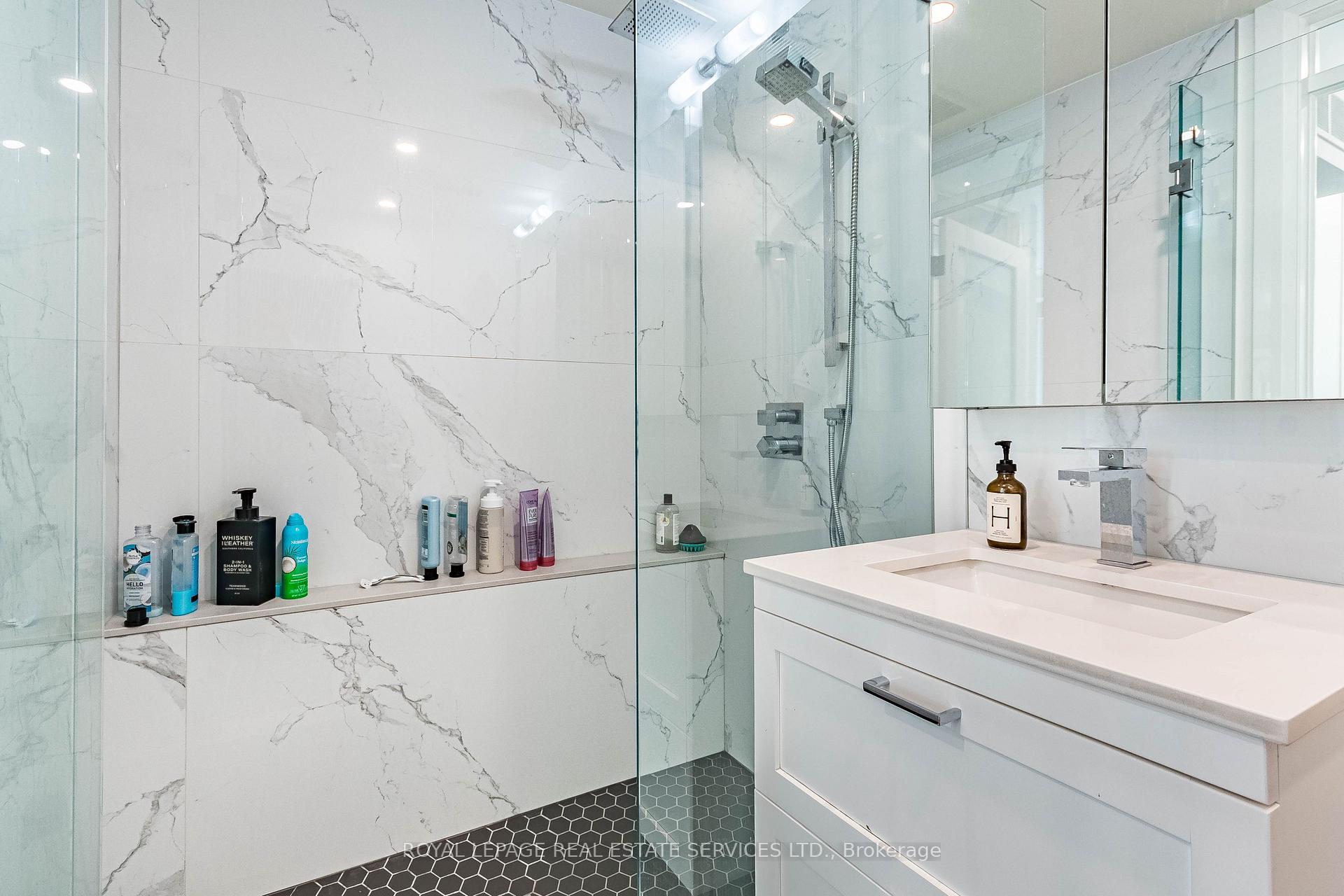 Photo 14 of 238 Garden Avenue, Toronto, High Park-Swansea — HOMEH