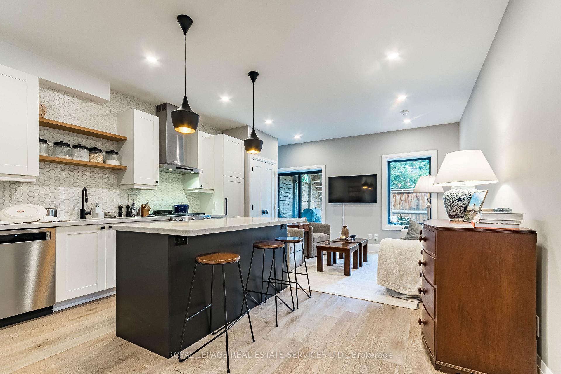 Photo 22 of 238 Garden Avenue, Toronto, High Park-Swansea — HOMEH