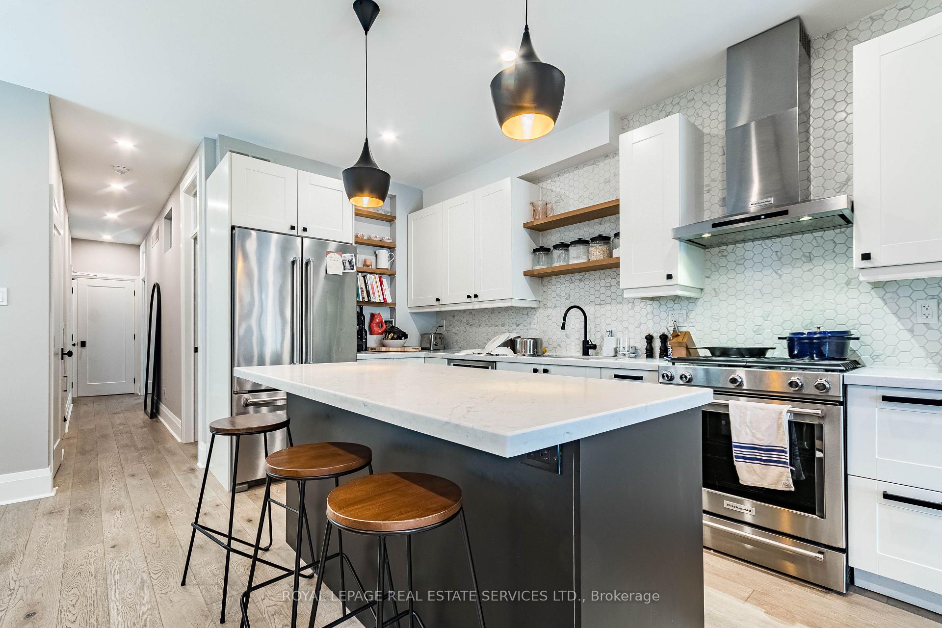 Photo 23 of 238 Garden Avenue, Toronto, High Park-Swansea — HOMEH