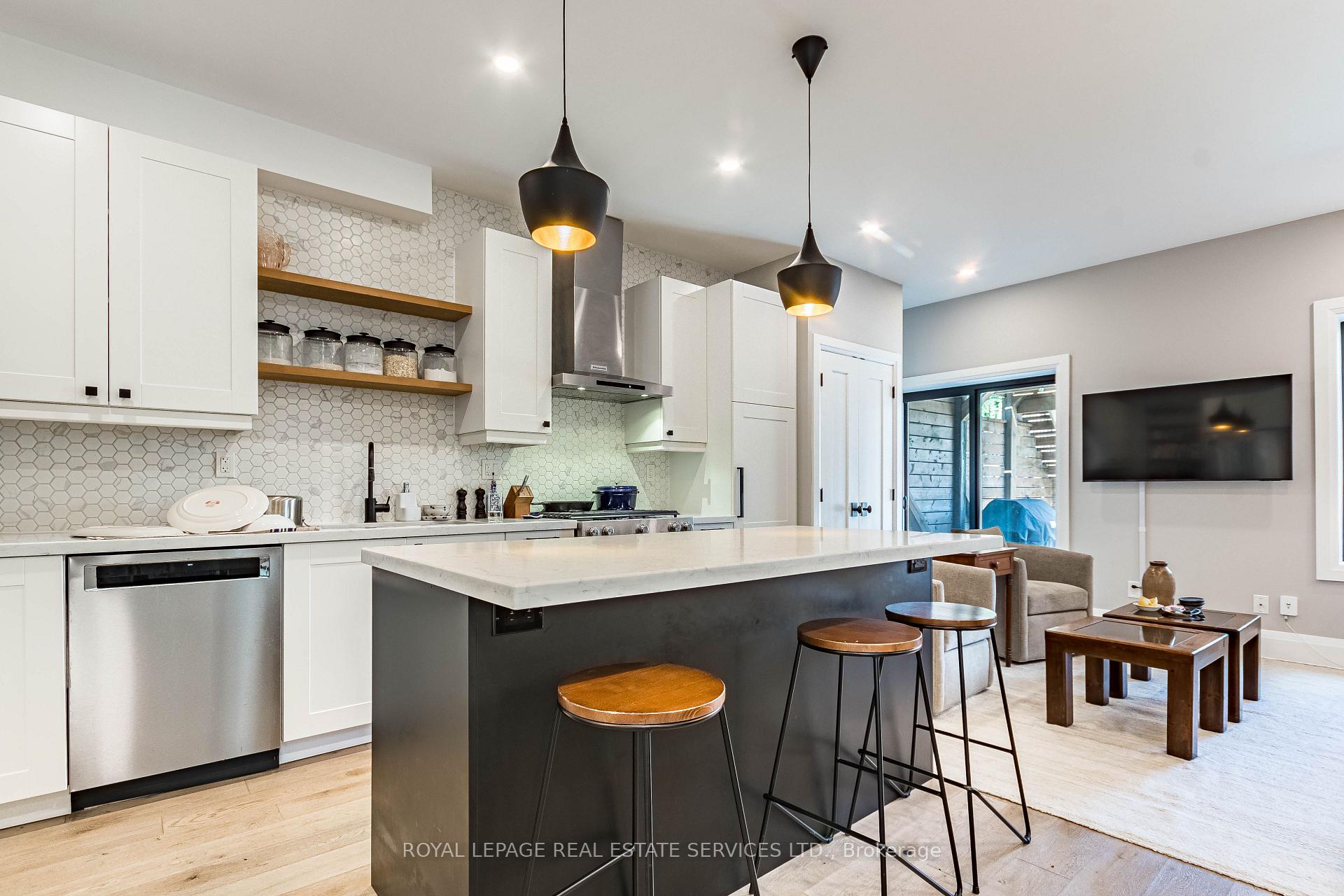 Photo 25 of 238 Garden Avenue, Toronto, High Park-Swansea — HOMEH