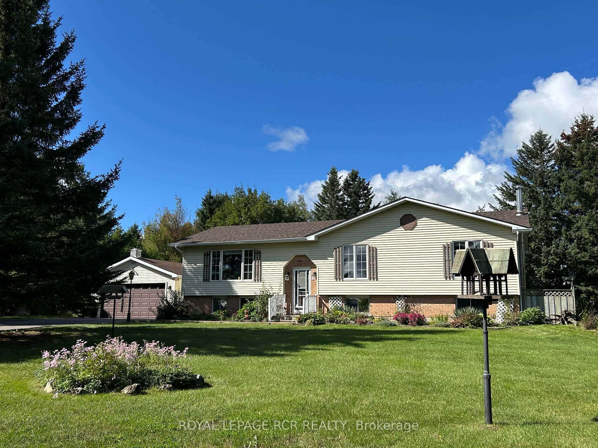 Photo 2 of 674066 Hurontario Street, Mono, Rural Mono — HOMEH