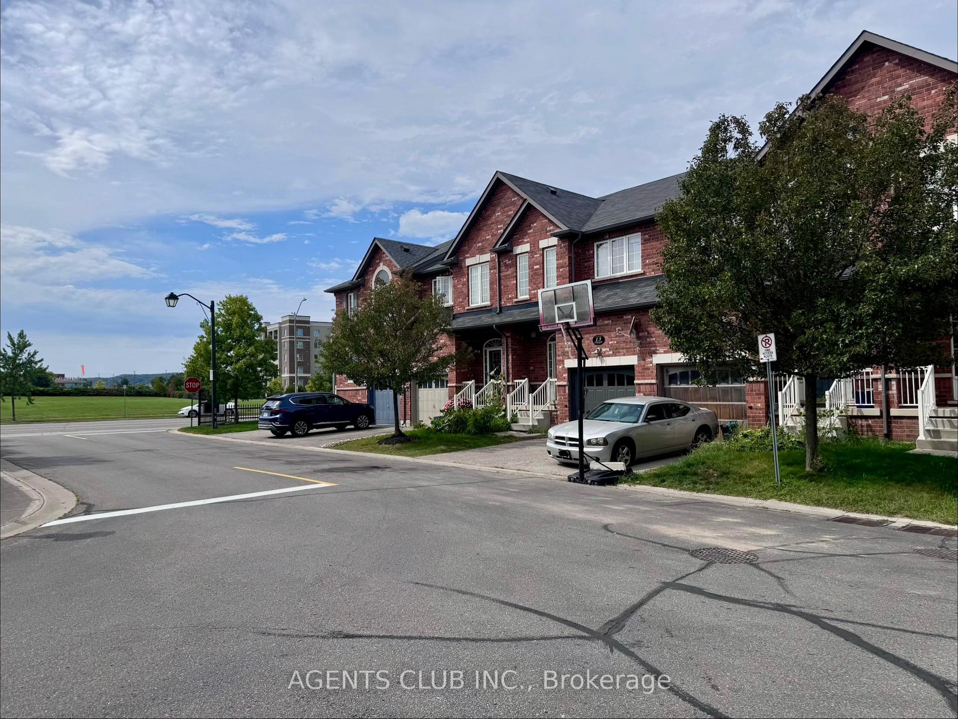Photo 4 of Unit 14, 651 Farmstead Drive, Milton, Willmott — HOMEH