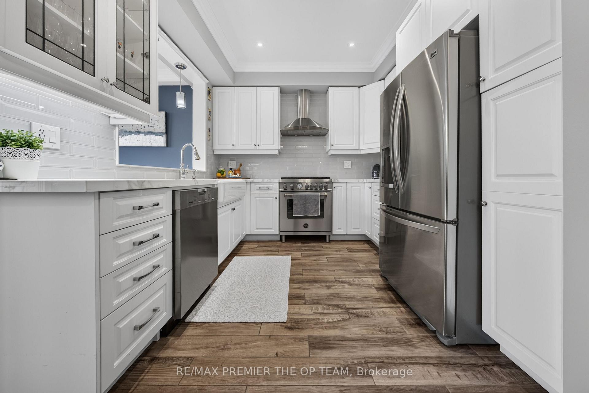 Photo 8 of 3 Sedgewick Place, Vaughan, Vellore Village — HOMEH