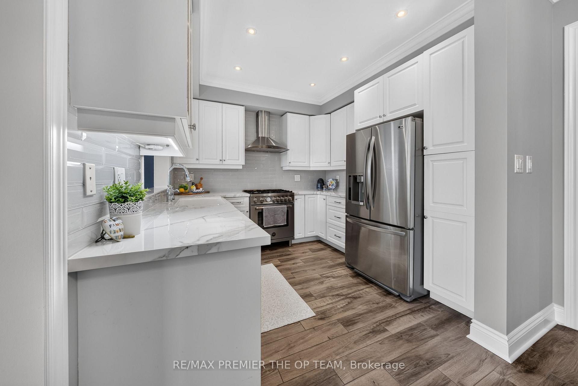 Photo 9 of 3 Sedgewick Place, Vaughan, Vellore Village — HOMEH