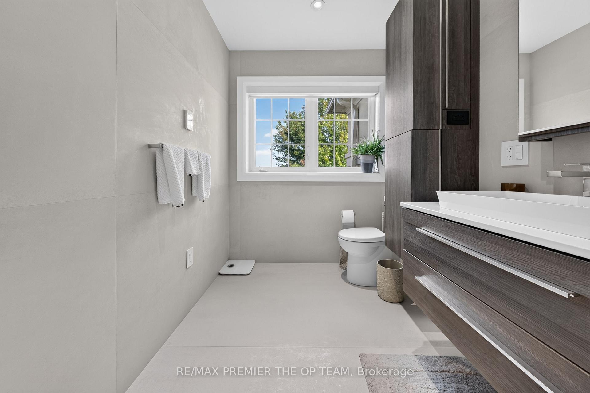 Photo 18 of 3 Sedgewick Place, Vaughan, Vellore Village — HOMEH