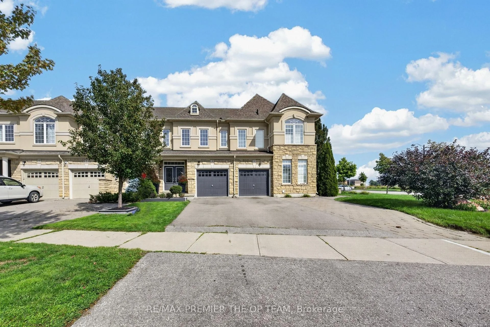 Photo 2 of 3 Sedgewick Place, Vaughan, Vellore Village — HOMEH