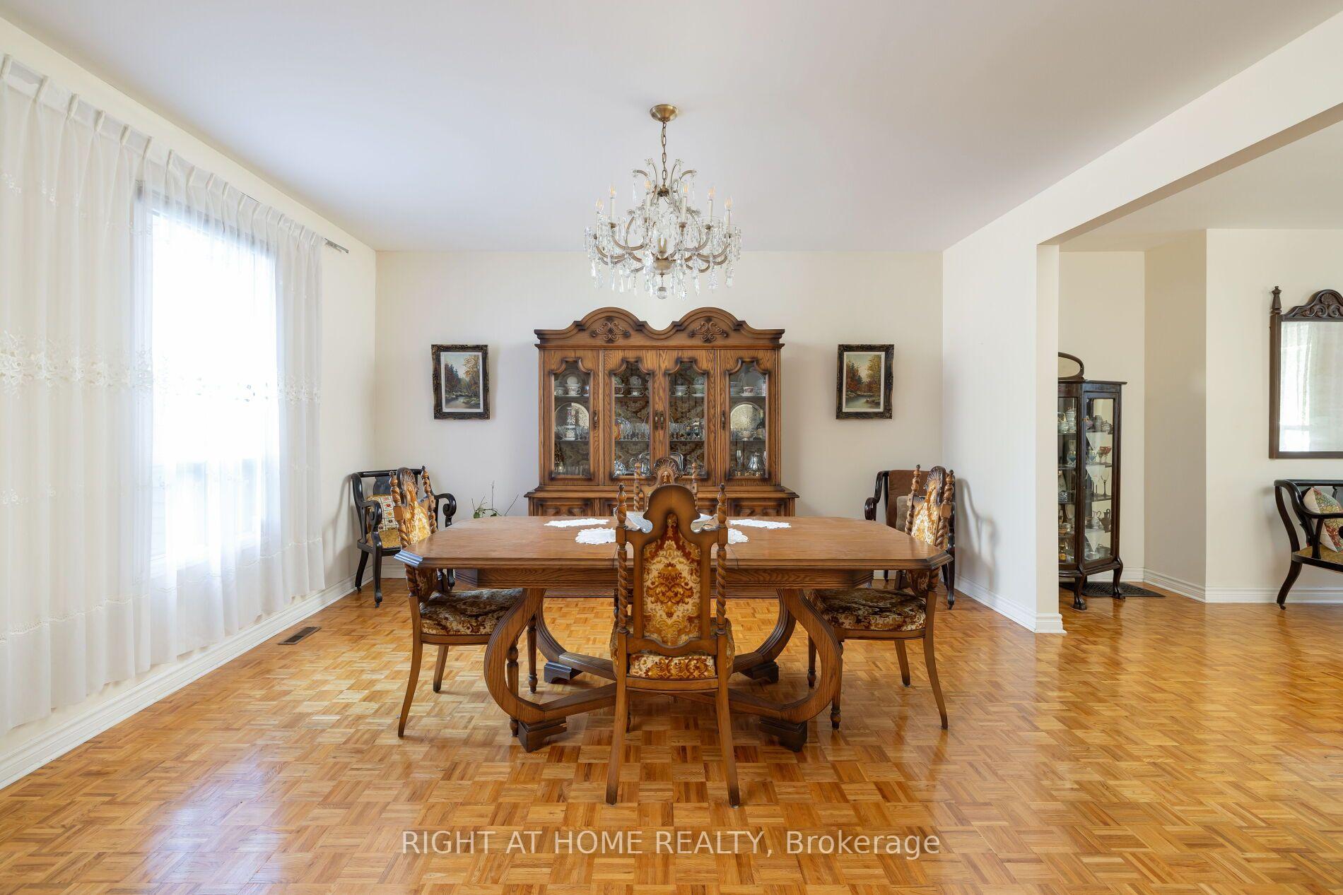 Photo 14 of 239 Seaton Street, Toronto, Moss Park — HOMEH