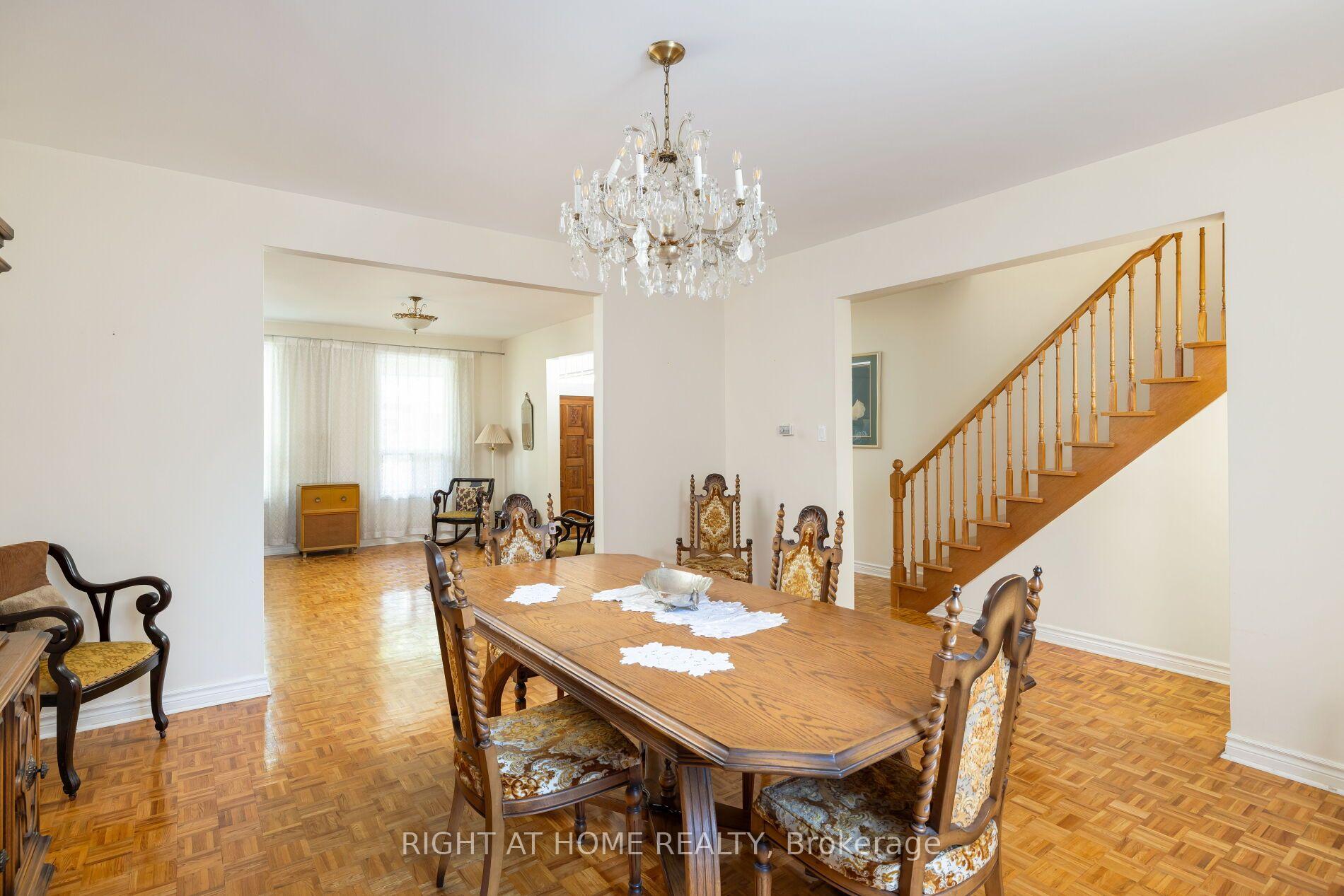 Photo 16 of 239 Seaton Street, Toronto, Moss Park — HOMEH