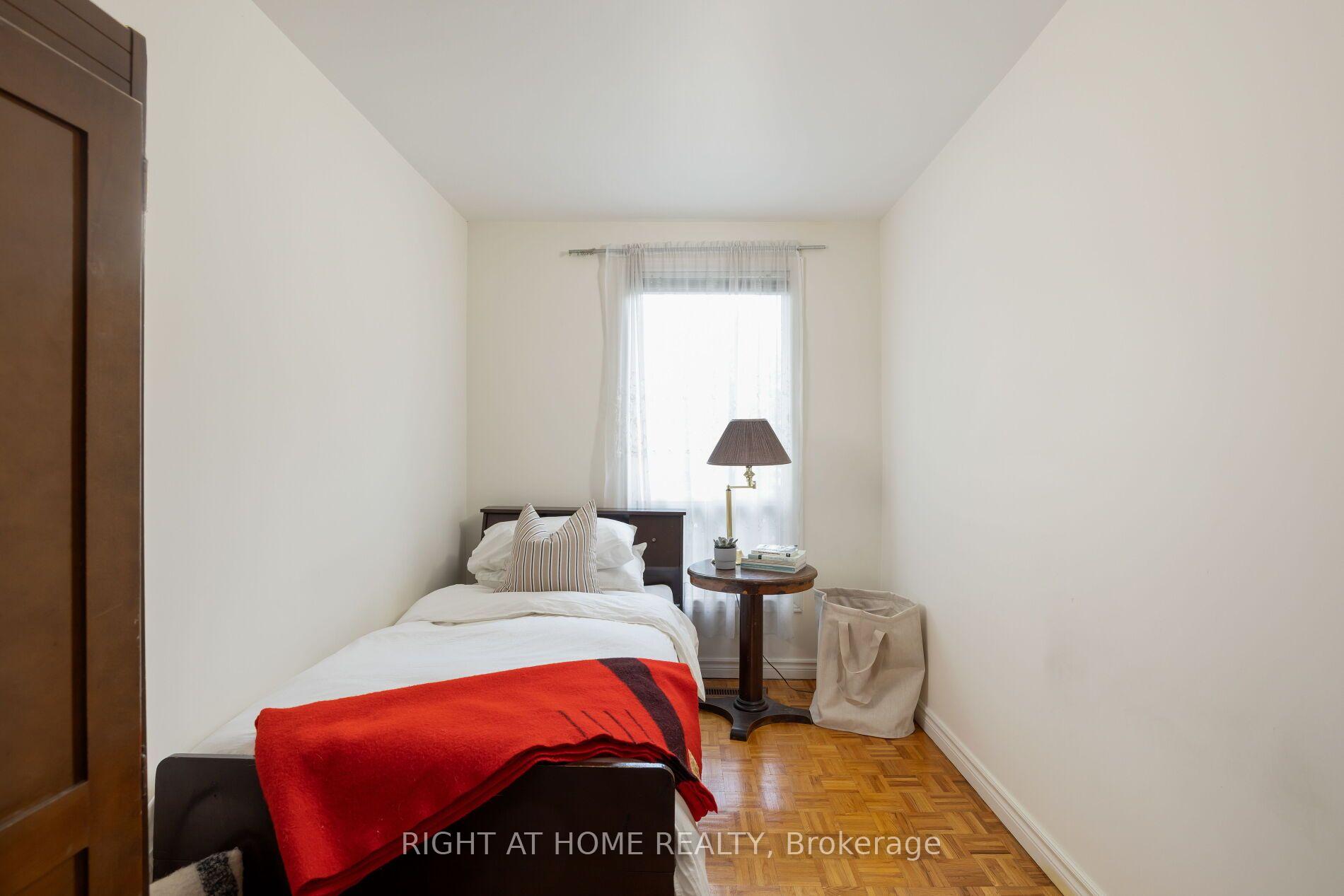 Photo 34 of 239 Seaton Street, Toronto, Moss Park — HOMEH