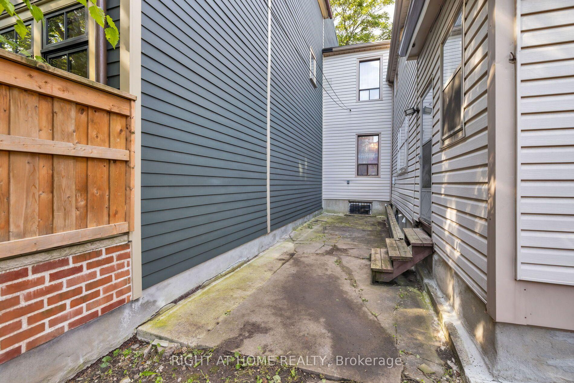 Photo 46 of 239 Seaton Street, Toronto, Moss Park — HOMEH