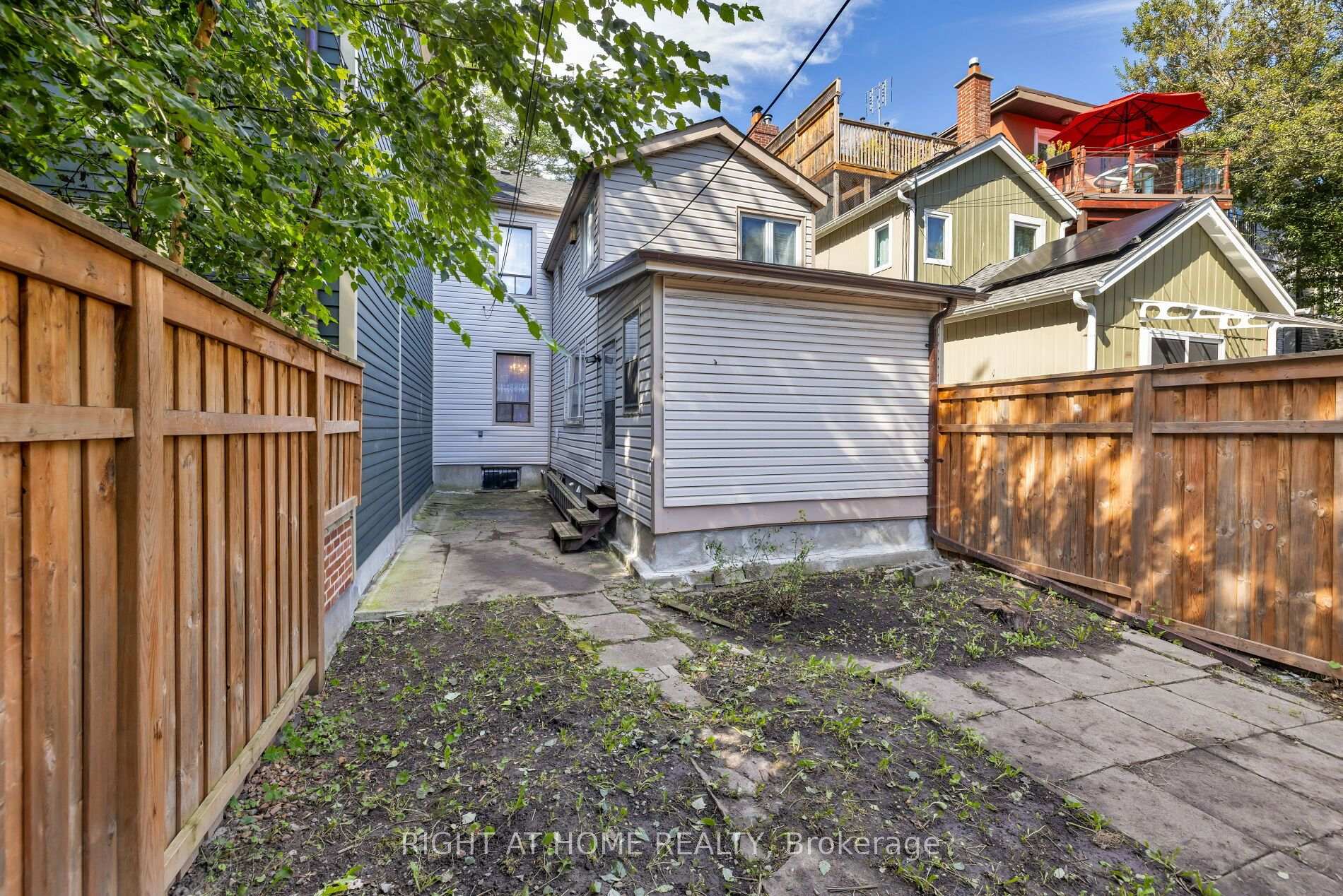 Photo 48 of 239 Seaton Street, Toronto, Moss Park — HOMEH