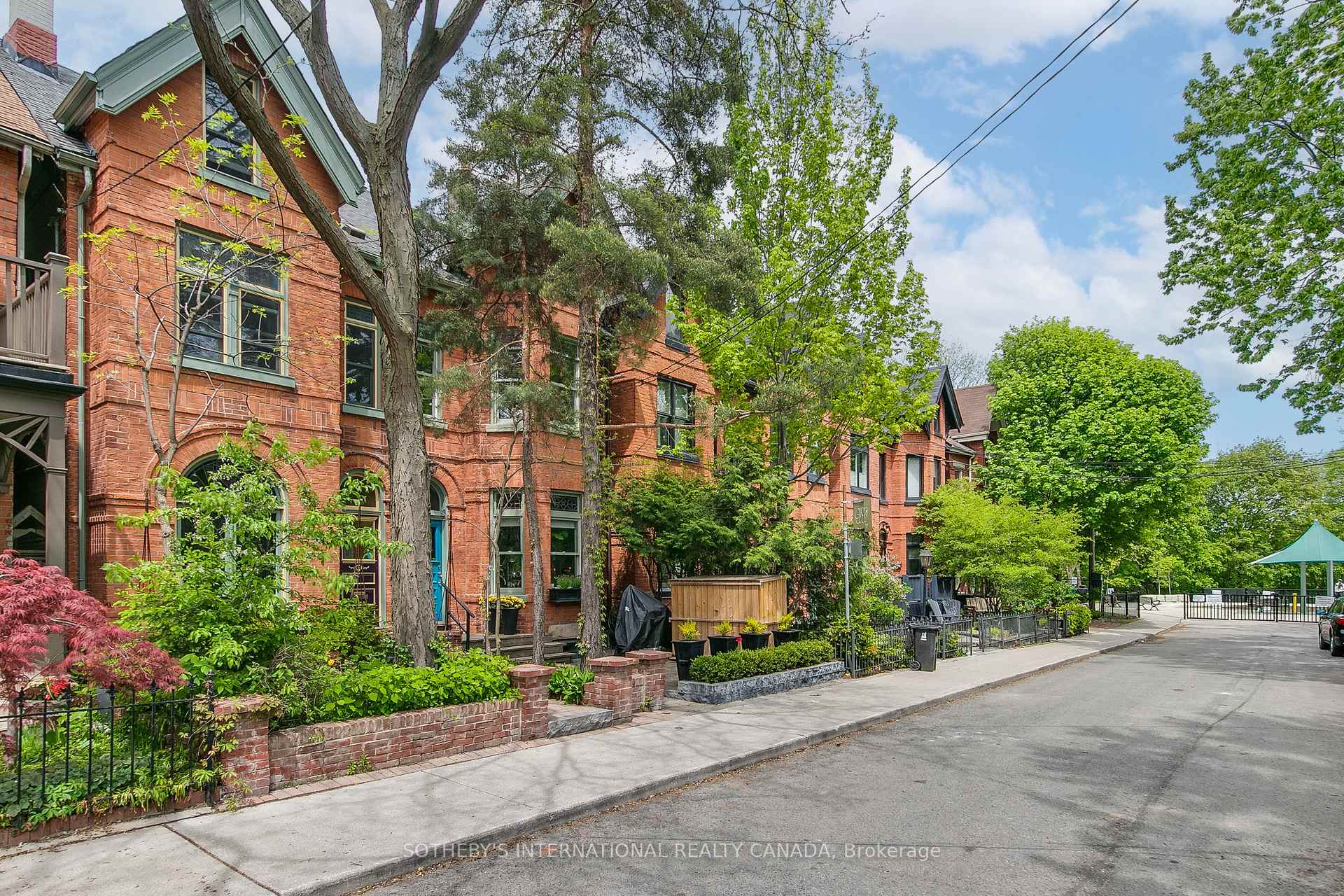 Photo 3 of 460 Wellesley Street E, Toronto, Cabbagetown-South St. James Town — HOMEH