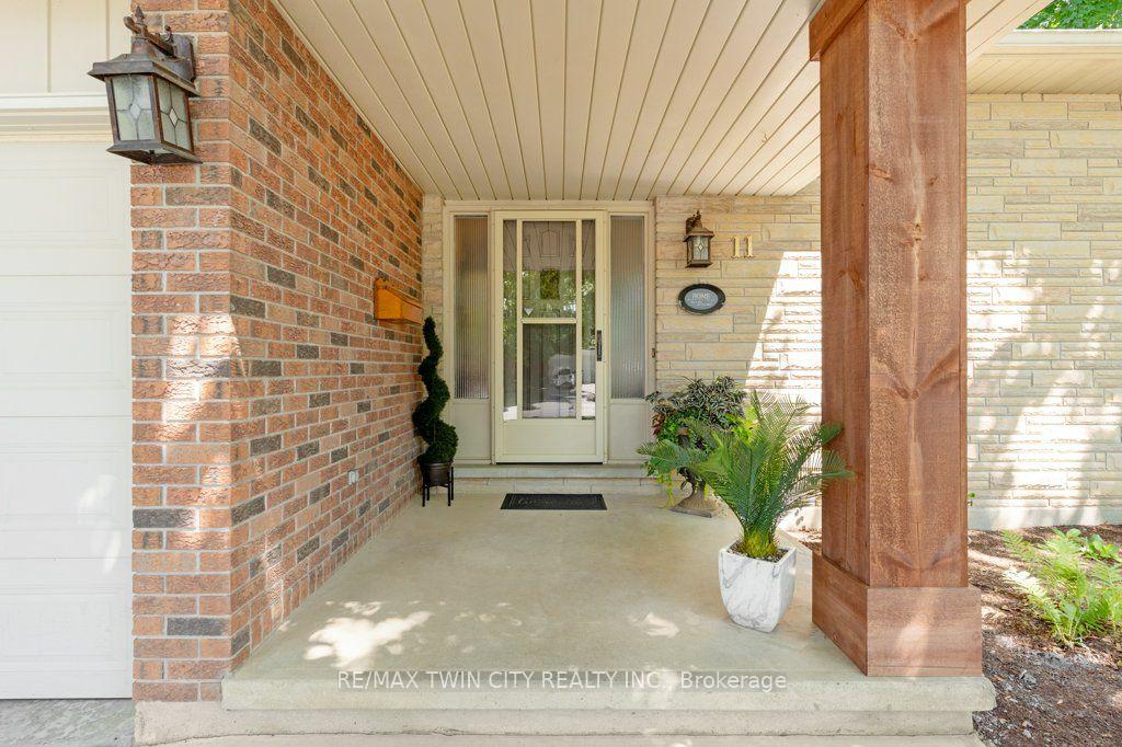 Photo 3 of 11 Grey Owl Drive, Woolwich, Elmira — HOMEH