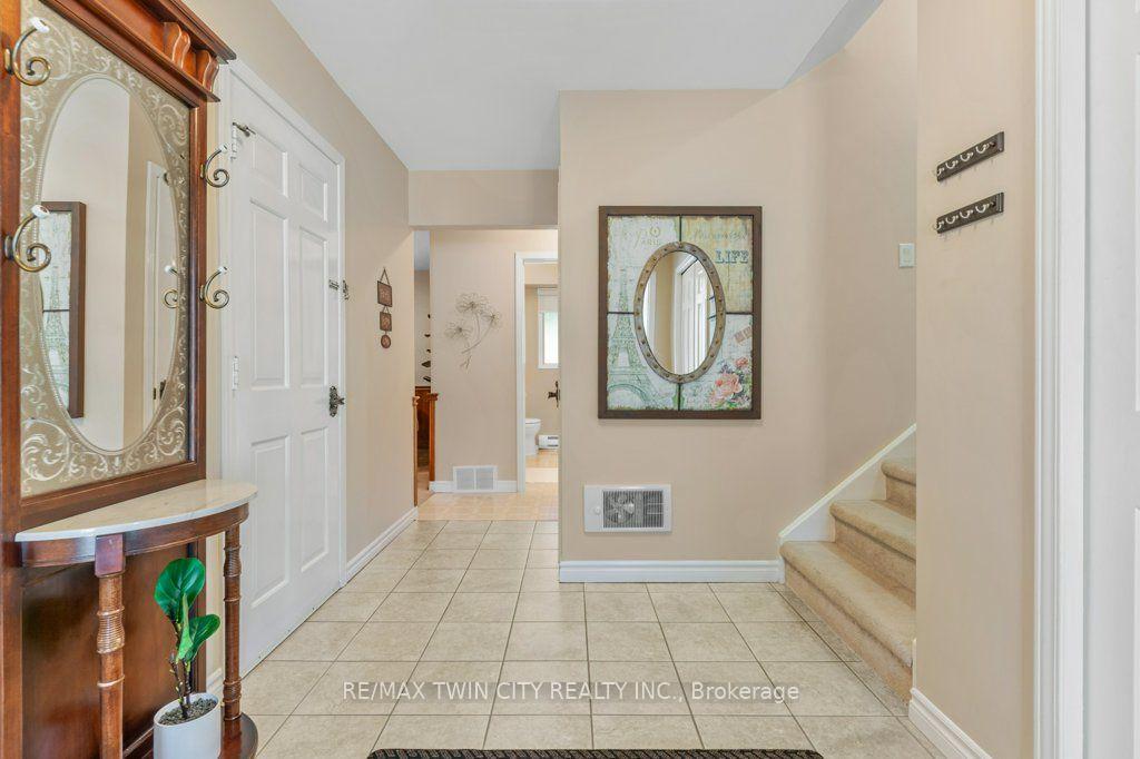 Photo 5 of 11 Grey Owl Drive, Woolwich, Elmira — HOMEH