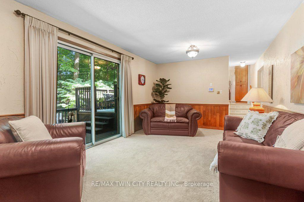 Photo 7 of 11 Grey Owl Drive, Woolwich, Elmira — HOMEH