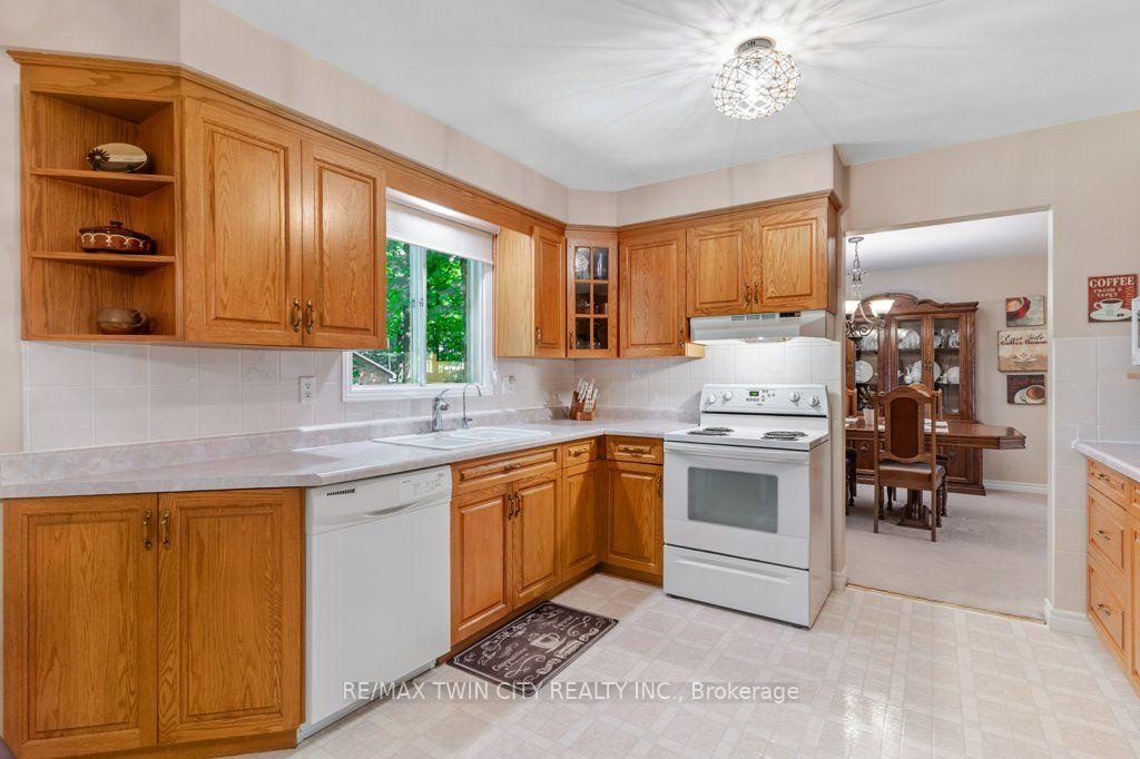 Photo 13 of 11 Grey Owl Drive, Woolwich, Elmira — HOMEH