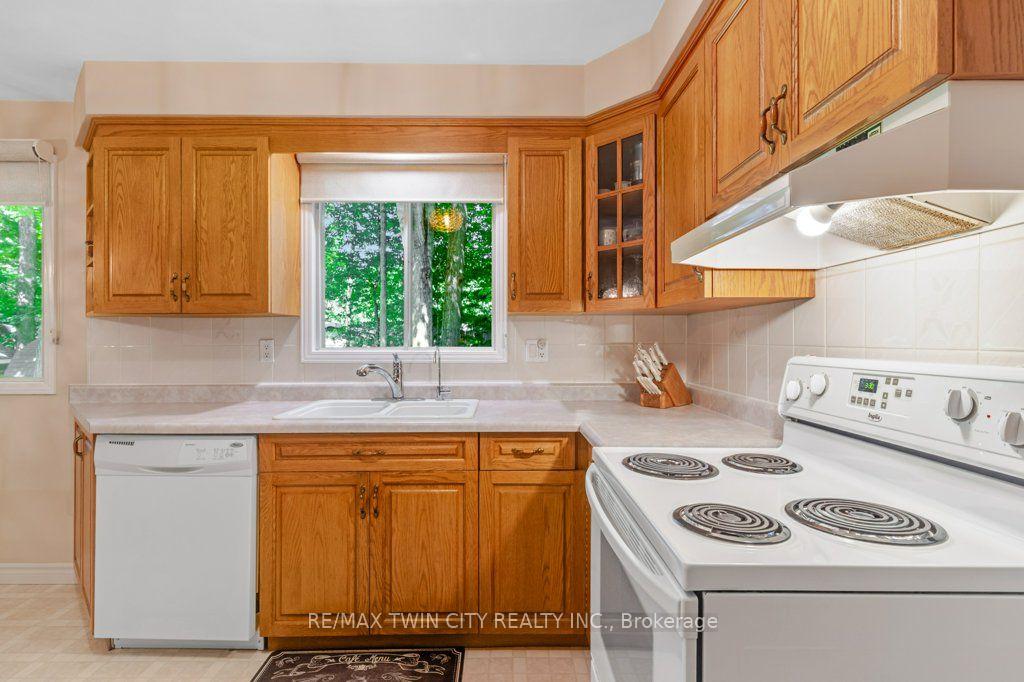 Photo 14 of 11 Grey Owl Drive, Woolwich, Elmira — HOMEH