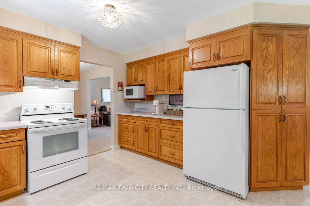 Photo 16 of 11 Grey Owl Drive, Woolwich, Elmira — HOMEH