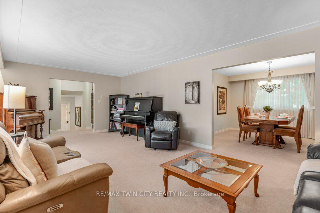Photo 21 of 11 Grey Owl Drive, Woolwich, Elmira — HOMEH