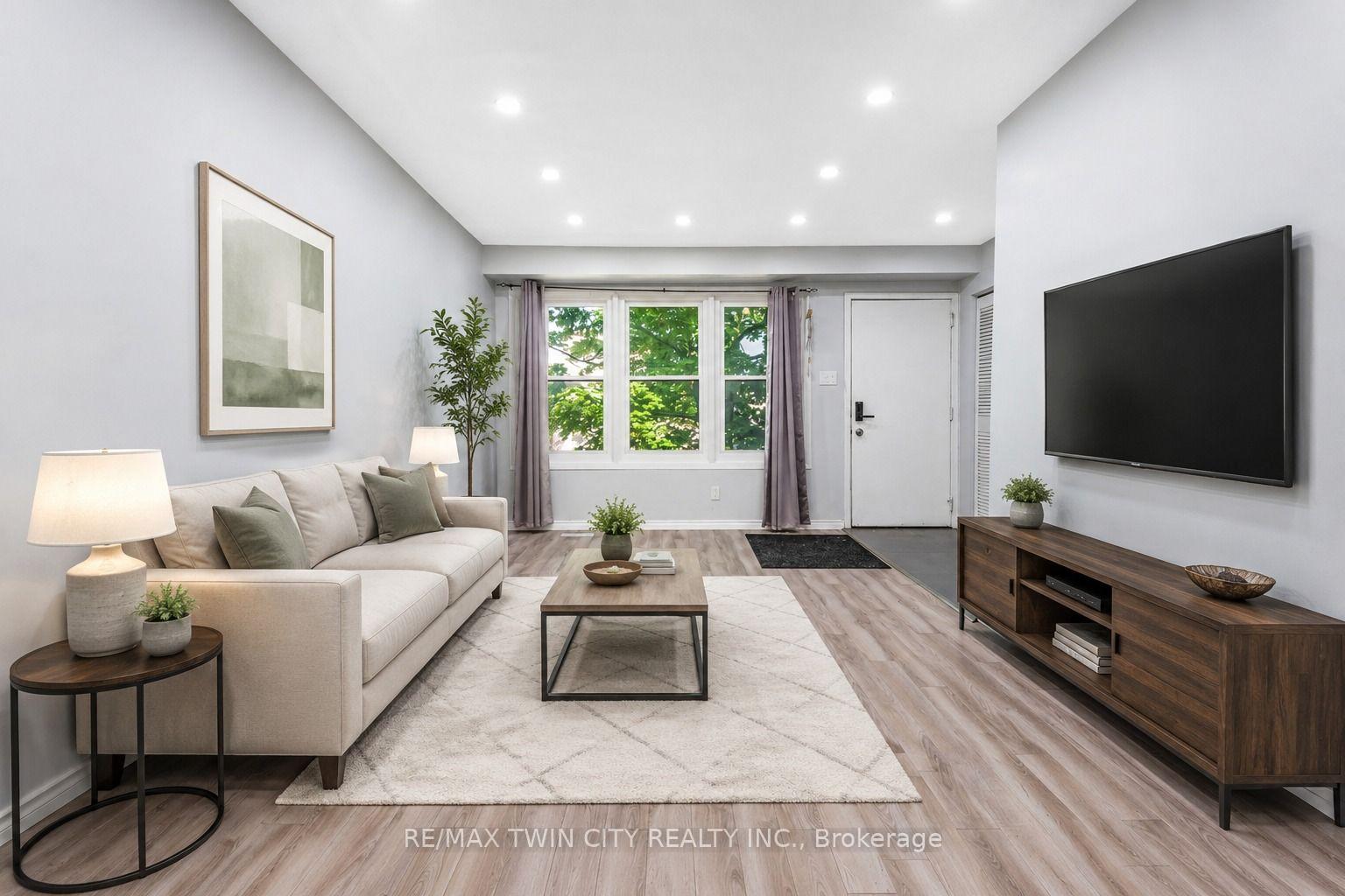 Photo 3 of Unit 3, 513 Quiet Place, Waterloo, Lakeshore Village — HOMEH