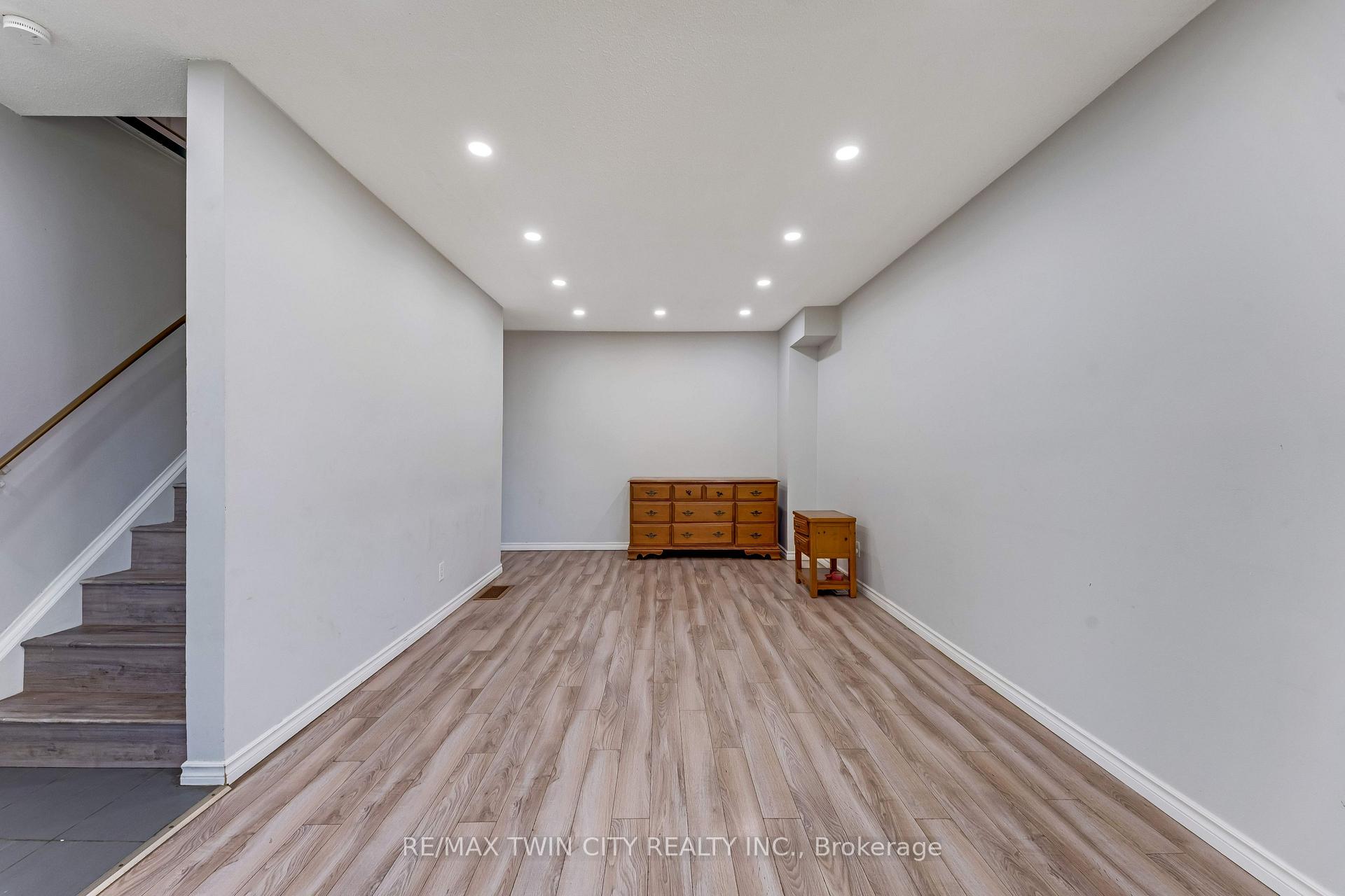 Photo 4 of Unit 3, 513 Quiet Place, Waterloo, Lakeshore Village — HOMEH