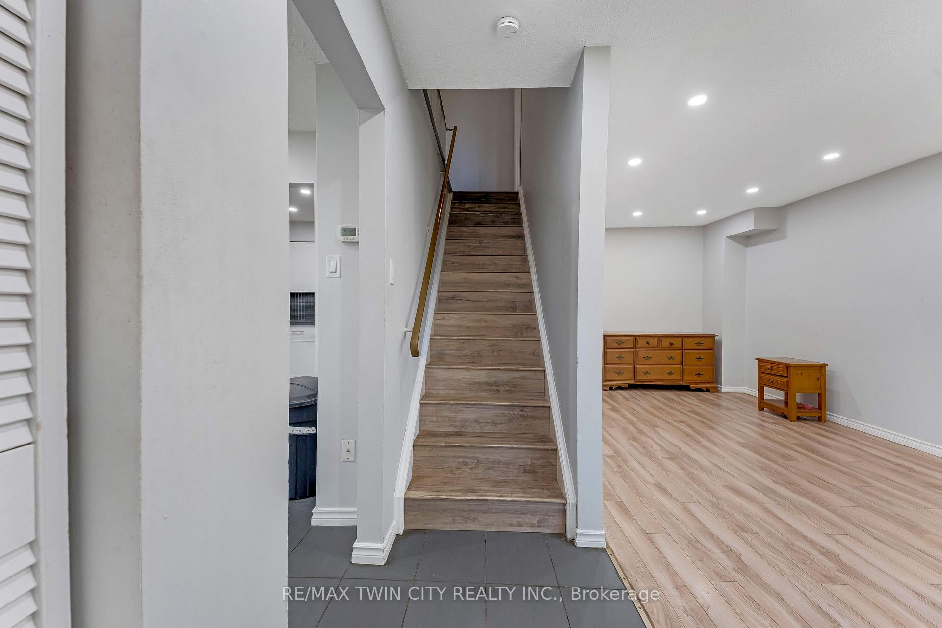 Photo 5 of Unit 3, 513 Quiet Place, Waterloo, Lakeshore Village — HOMEH