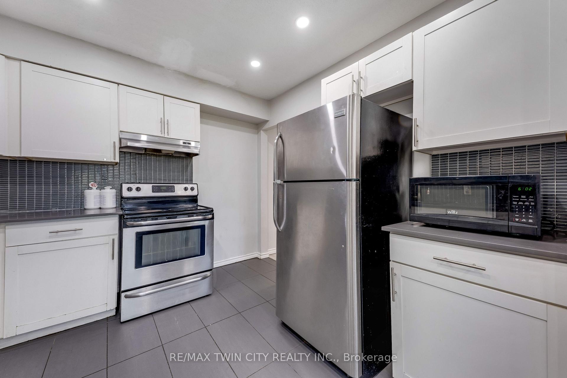 Photo 10 of Unit 3, 513 Quiet Place, Waterloo, Lakeshore Village — HOMEH
