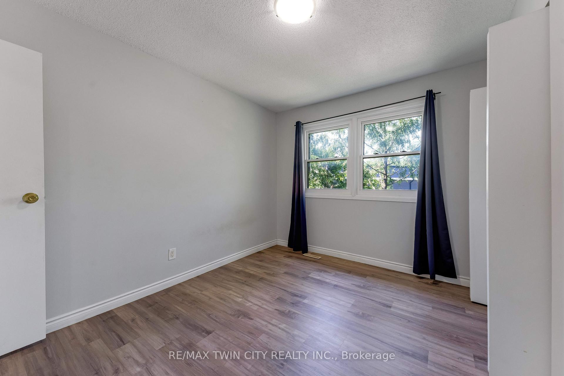 Photo 13 of Unit 3, 513 Quiet Place, Waterloo, Lakeshore Village — HOMEH