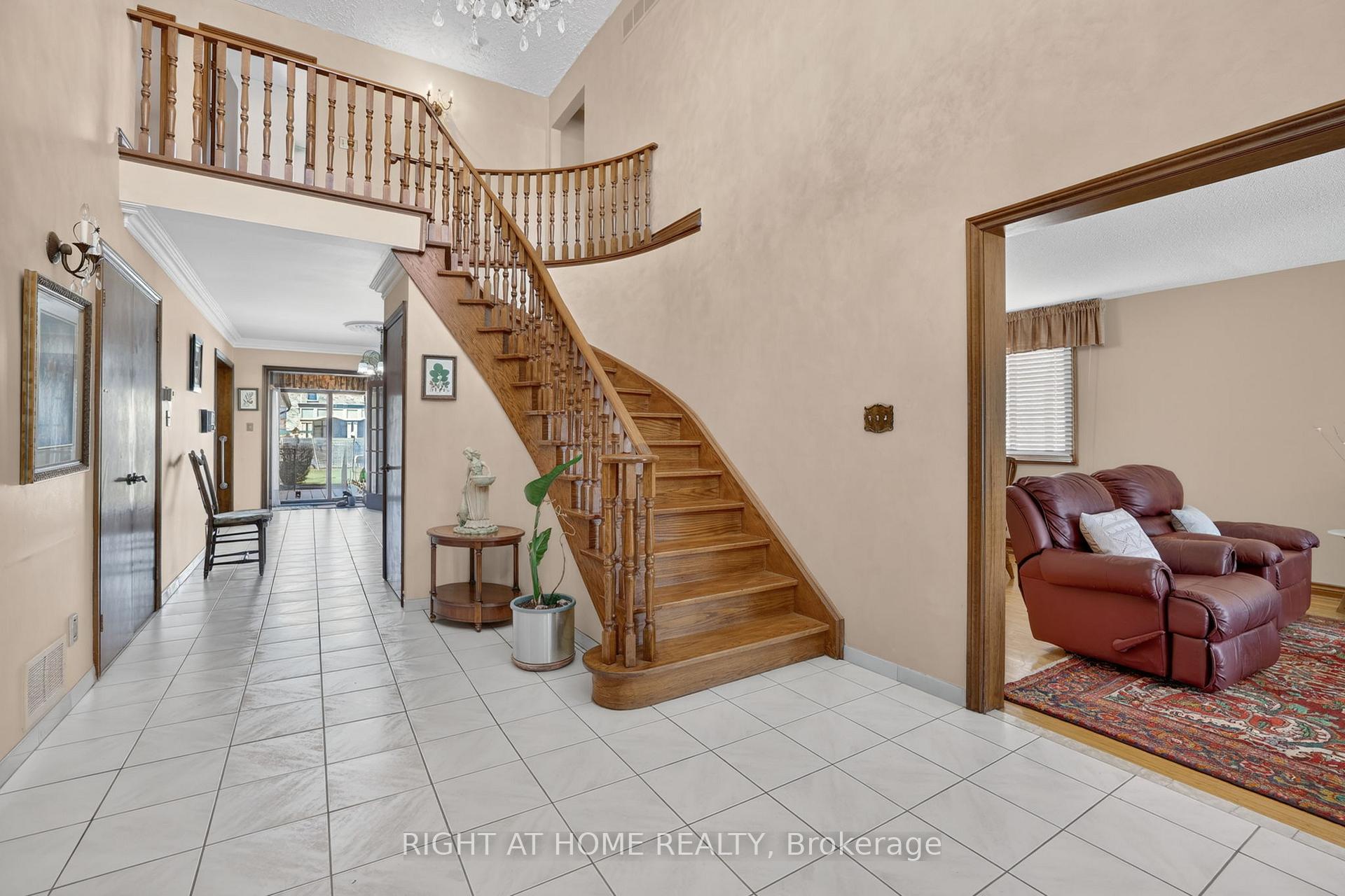 Photo 4 of 56 Birch Avenue, Richmond Hill, South Richvale — HOMEH