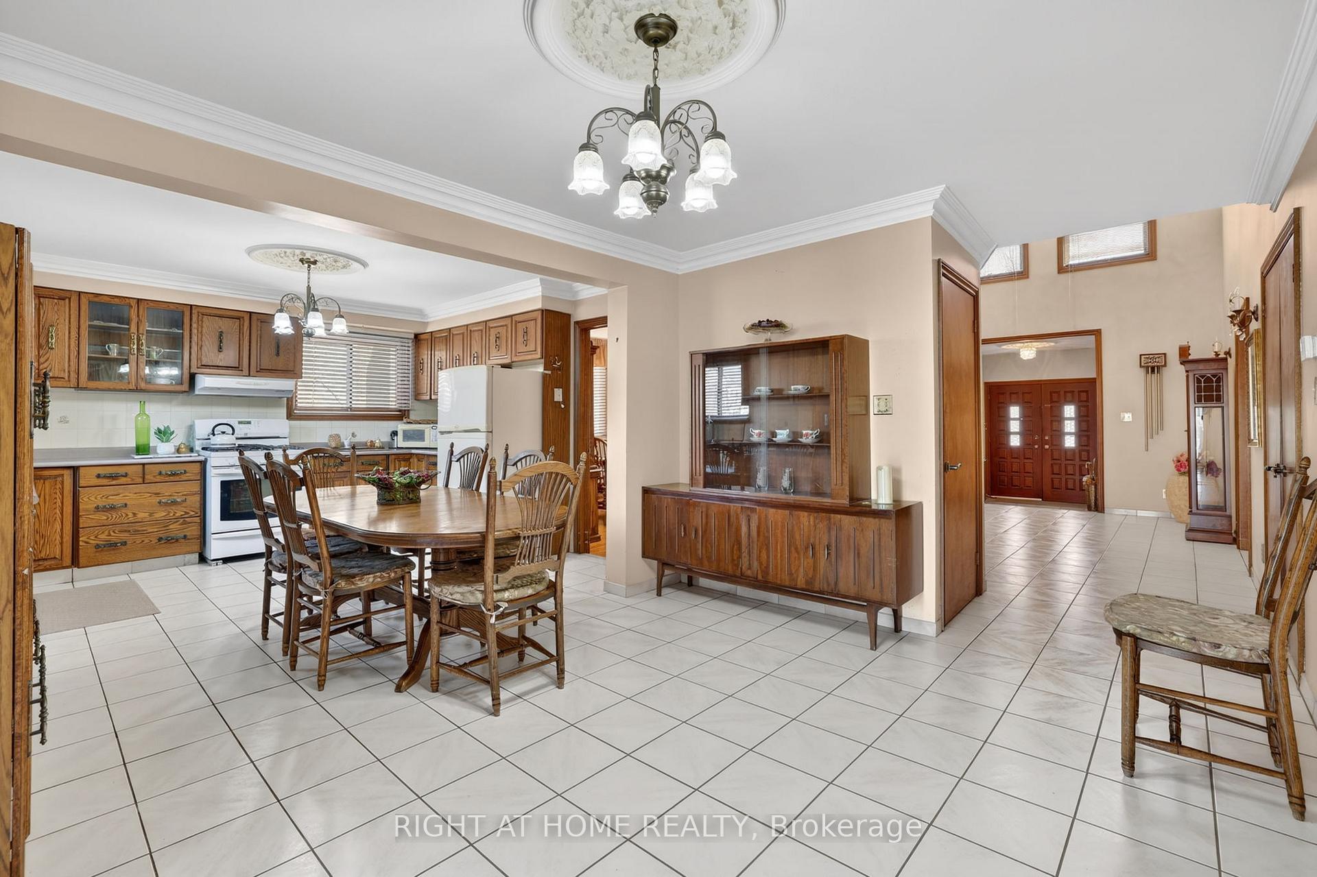 Photo 6 of 56 Birch Avenue, Richmond Hill, South Richvale — HOMEH