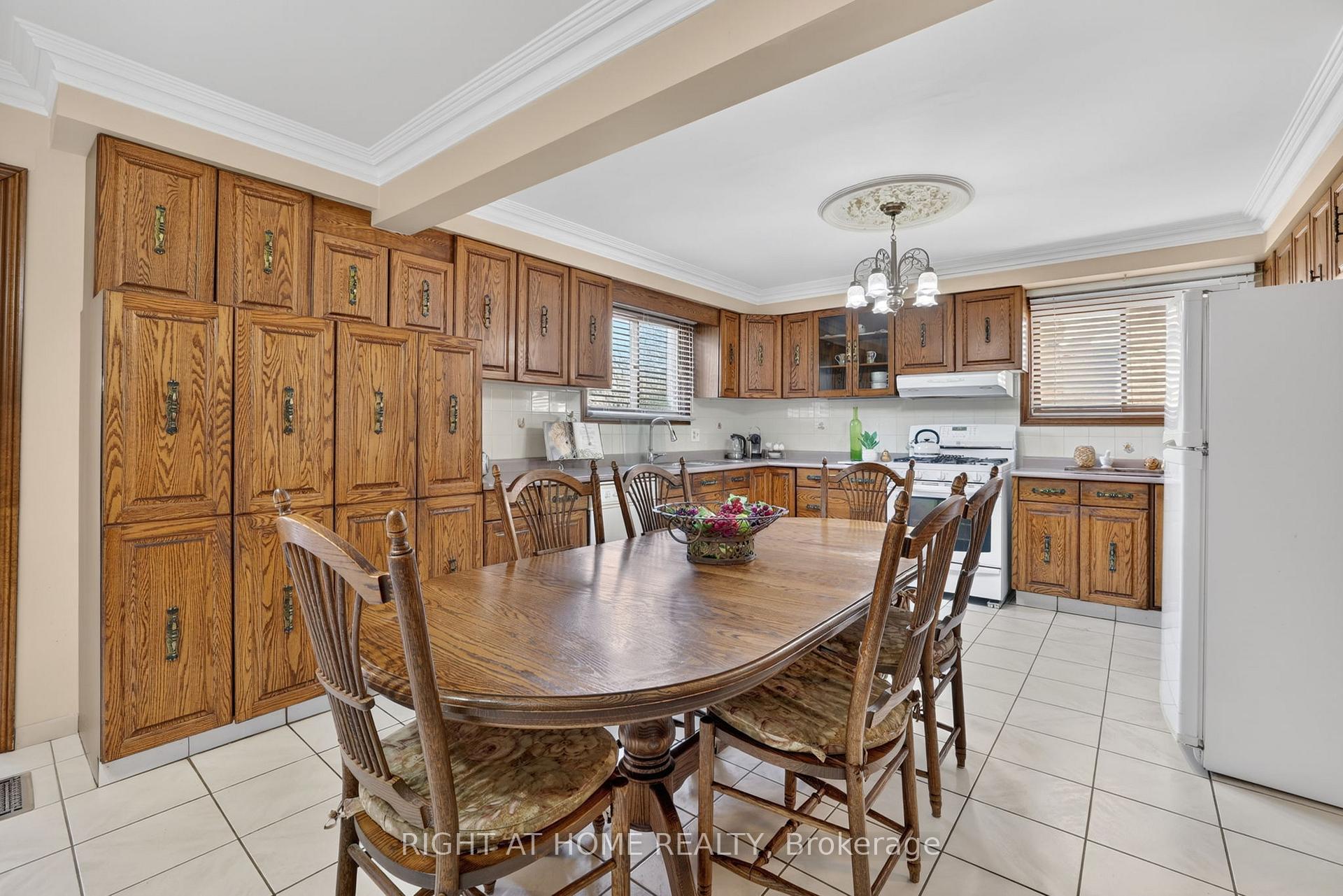 Photo 7 of 56 Birch Avenue, Richmond Hill, South Richvale — HOMEH