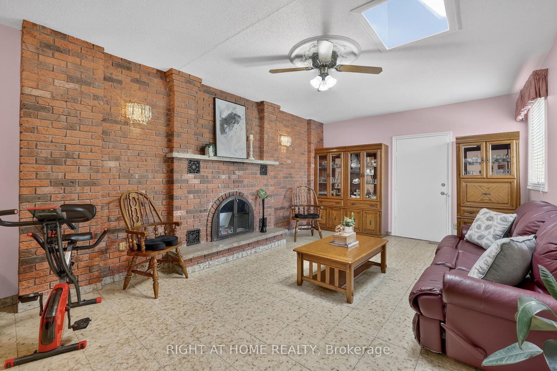 Photo 9 of 56 Birch Avenue, Richmond Hill, South Richvale — HOMEH