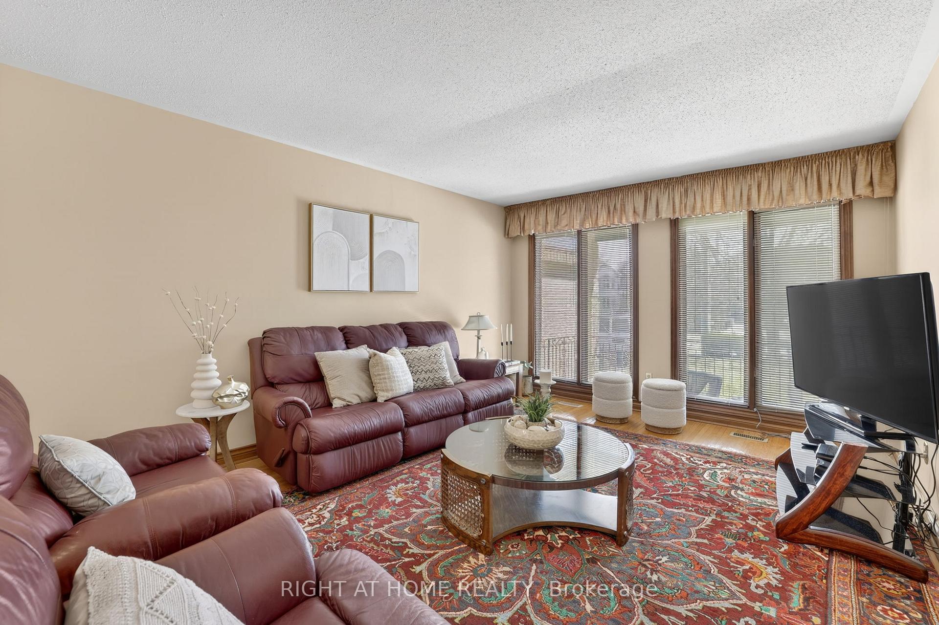 Photo 12 of 56 Birch Avenue, Richmond Hill, South Richvale — HOMEH
