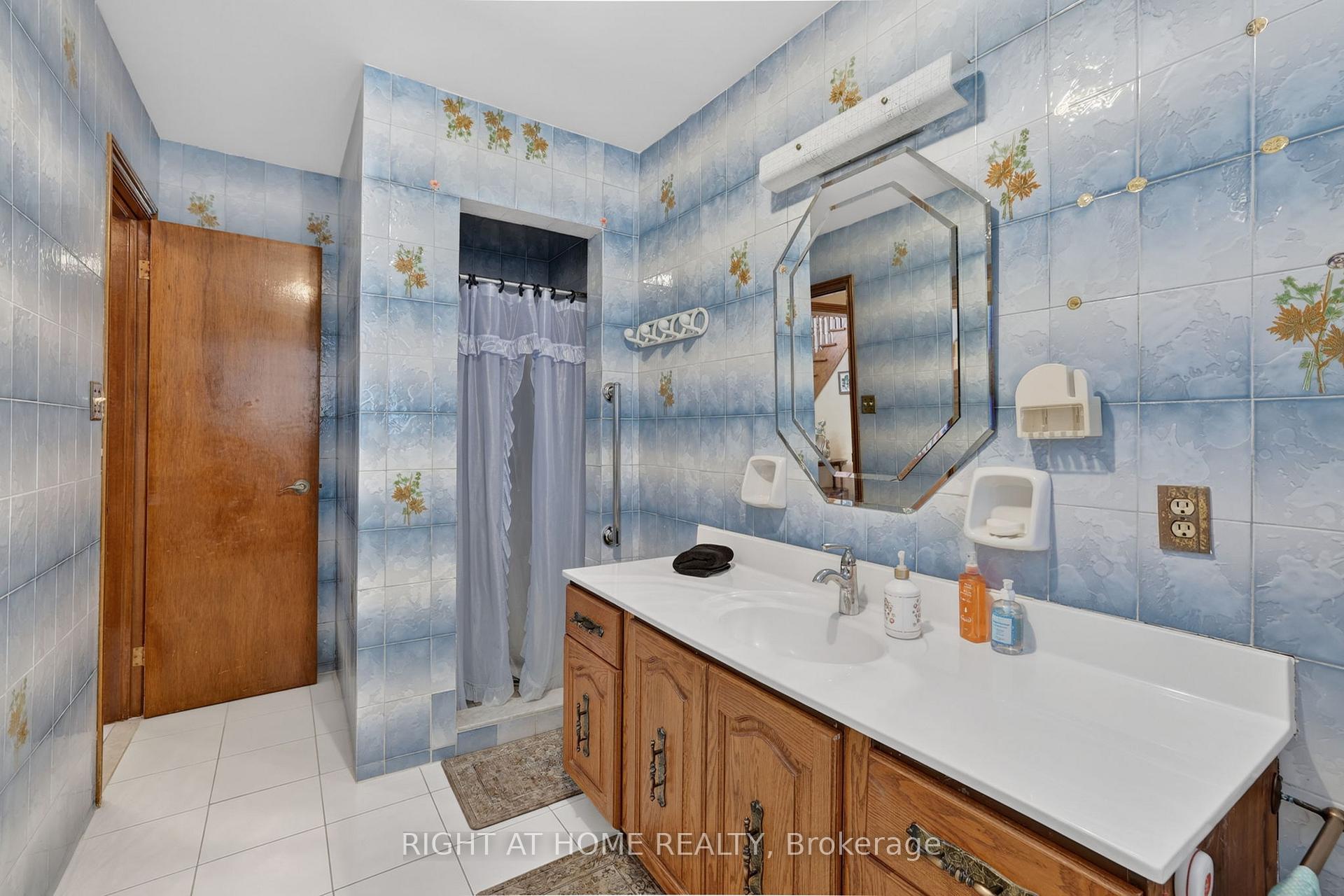 Photo 14 of 56 Birch Avenue, Richmond Hill, South Richvale — HOMEH