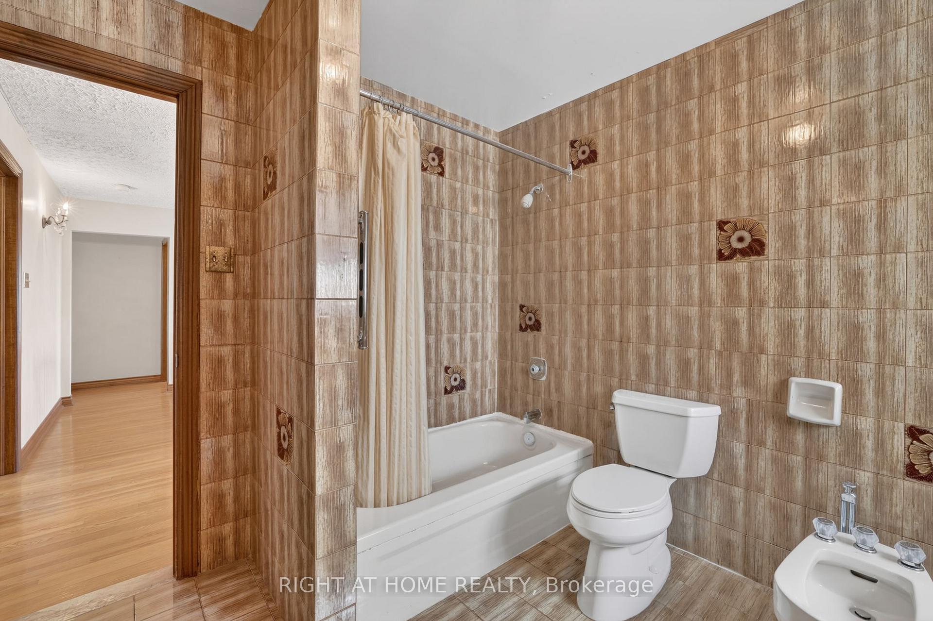 Photo 23 of 56 Birch Avenue, Richmond Hill, South Richvale — HOMEH