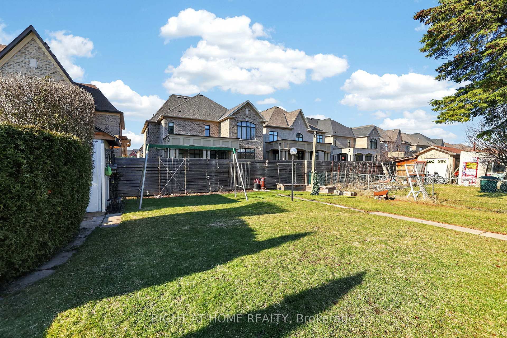 Photo 44 of 56 Birch Avenue, Richmond Hill, South Richvale — HOMEH