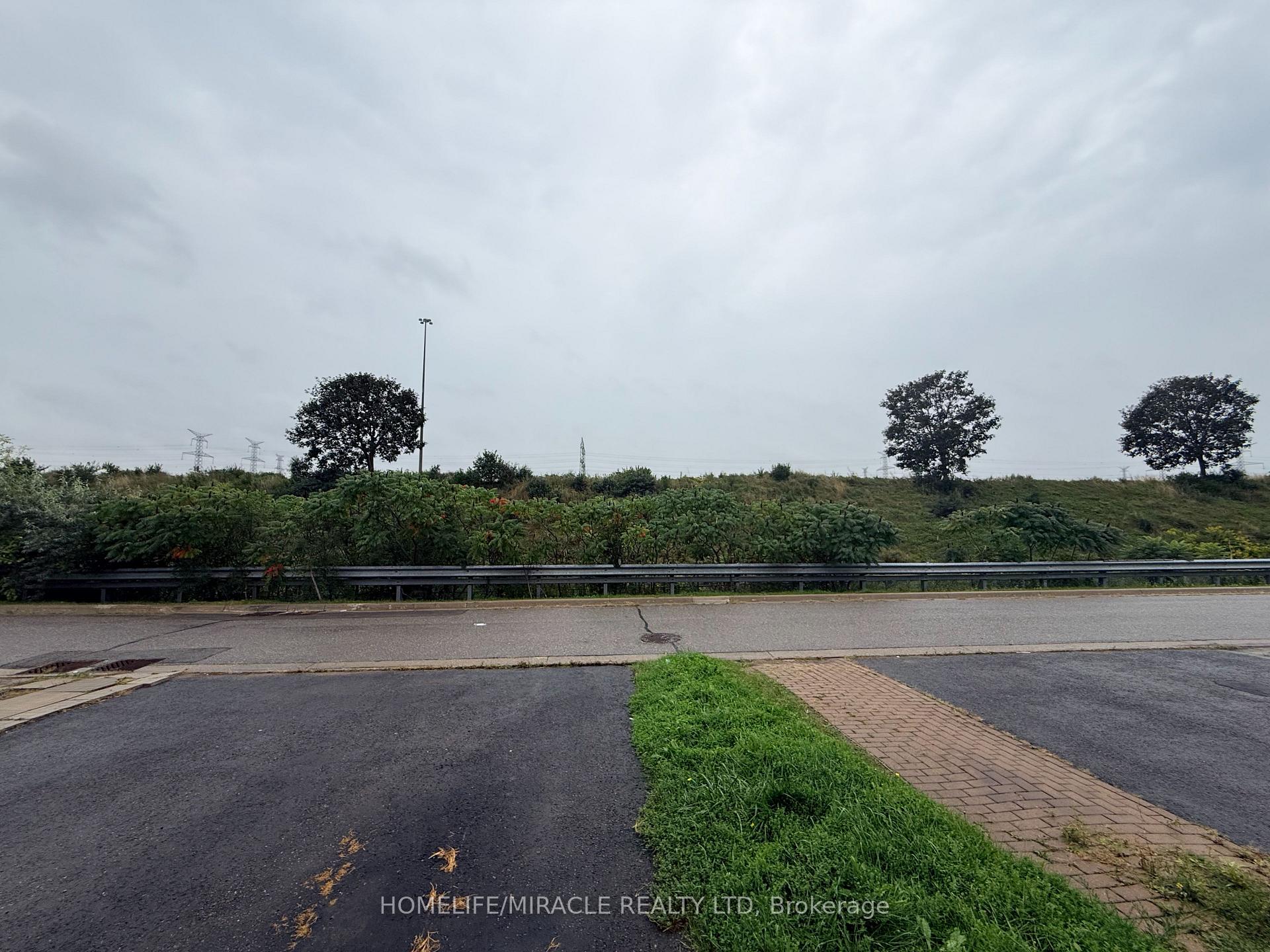 Photo 7 of 359 Caboto Trail, Markham, Village Green-South Unionville — HOMEH